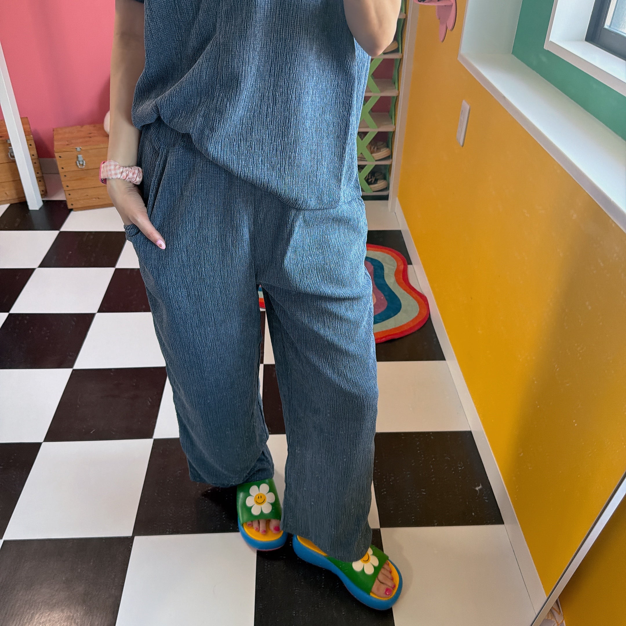 *Reservations with an upper limit* Set up available 4 colors Shirring pants Shipping mid-June