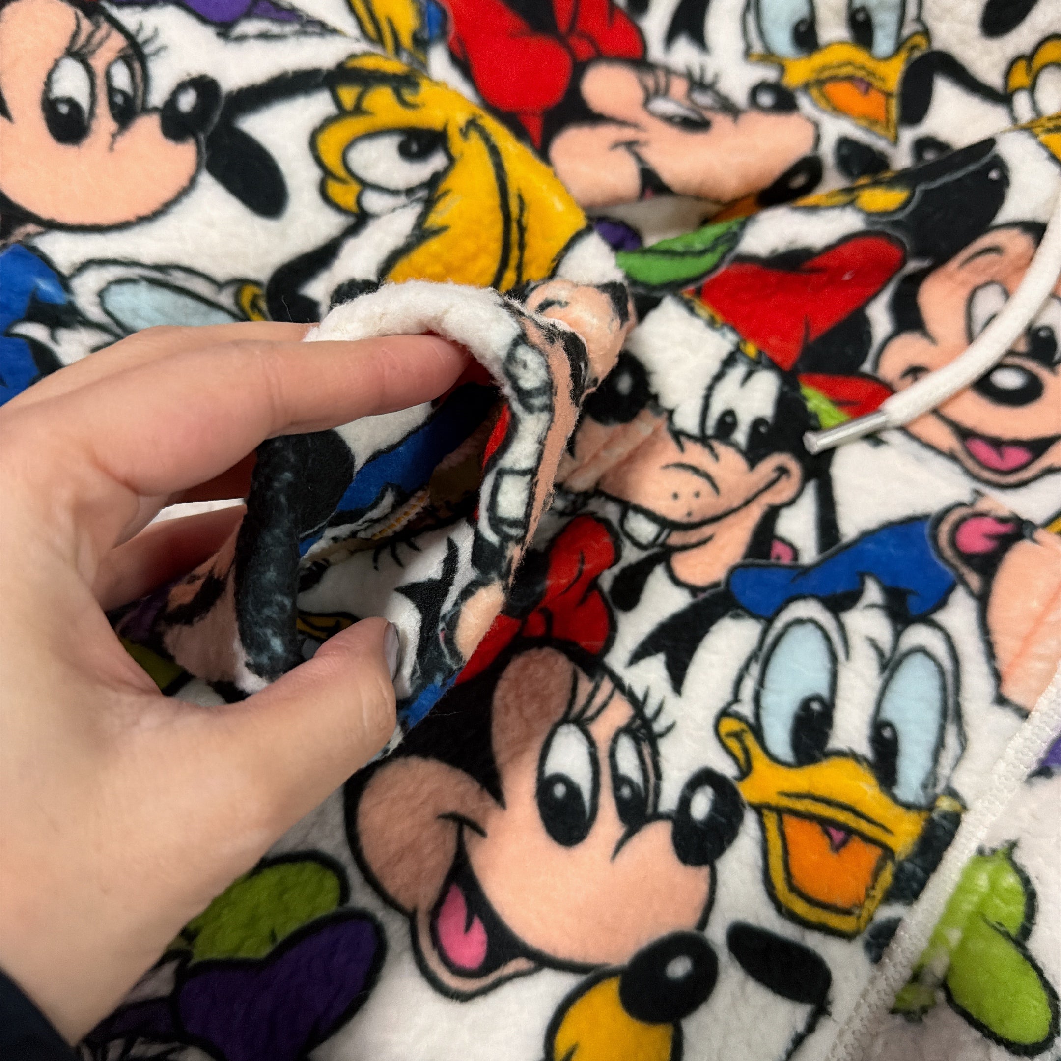 ※Pre-order※ Mickey and Friends all-over print fleece hoodie & fleece pants available as a set. Ships in February.