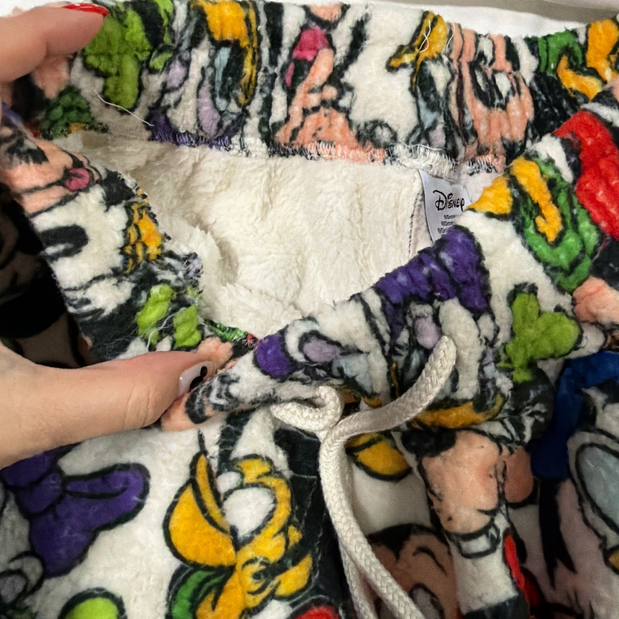 ※Pre-order※ Mickey and Friends all-over print fleece hoodie & fleece pants available as a set. Ships in February.