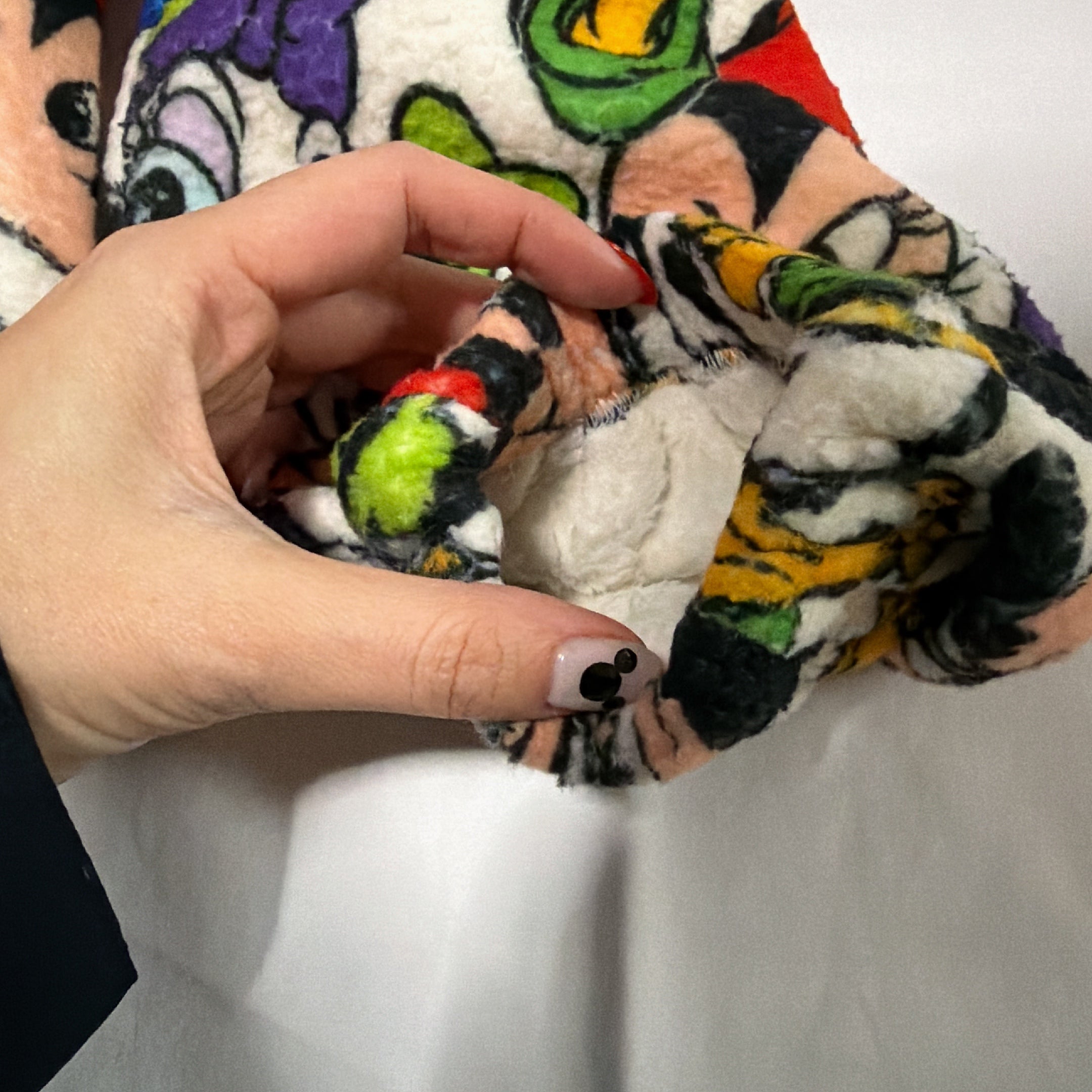 ※Pre-order※ Mickey and Friends all-over print fleece hoodie & fleece pants available as a set. Ships in February.