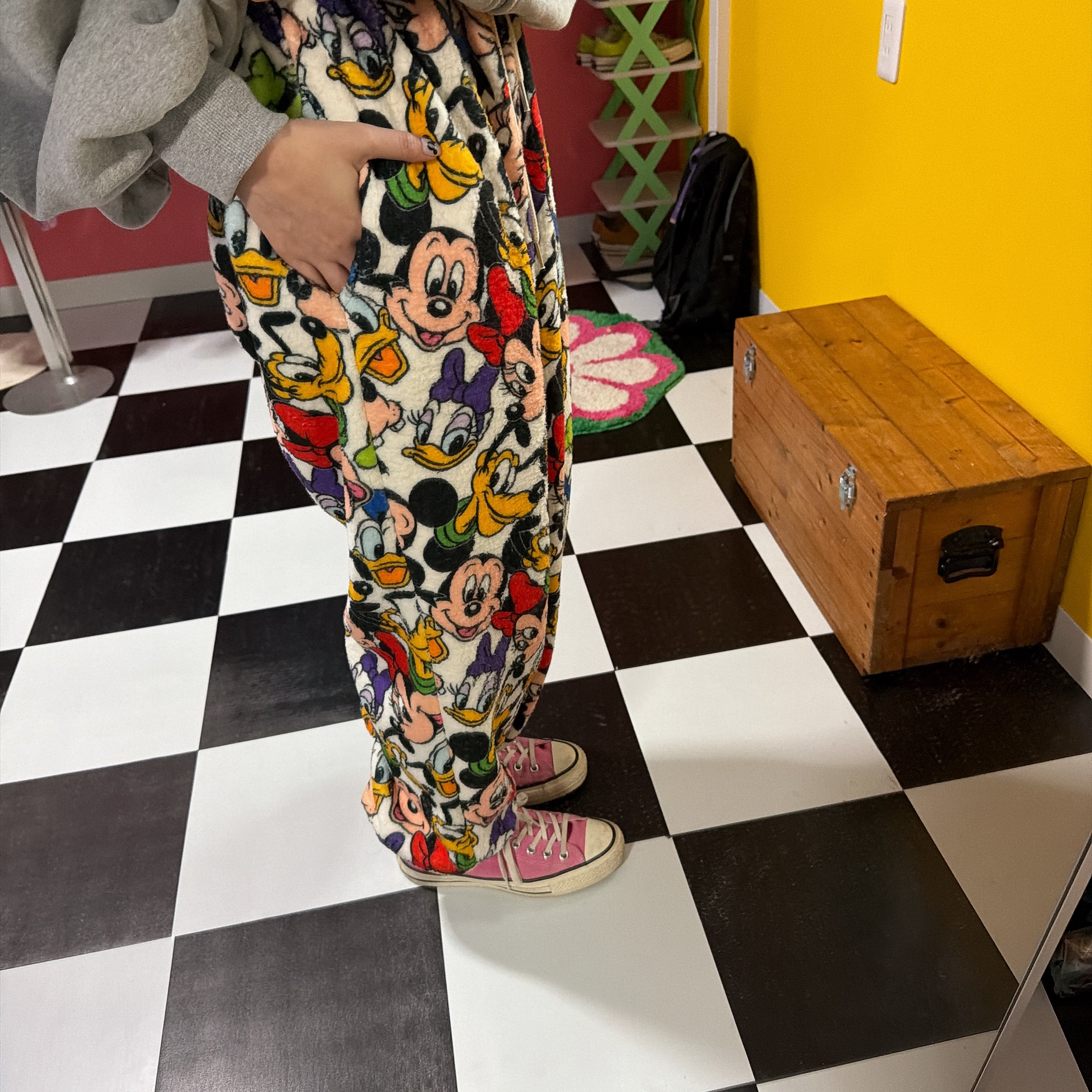 ※Pre-order※ Mickey and Friends all-over print fleece hoodie & fleece pants available as a set. Ships in February.