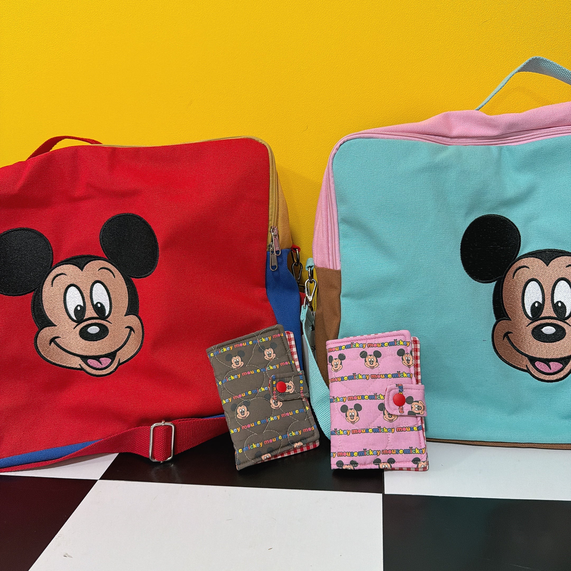 *Pre-order* Two-color Mickey Face Travel Bag Scheduled to ship in late February