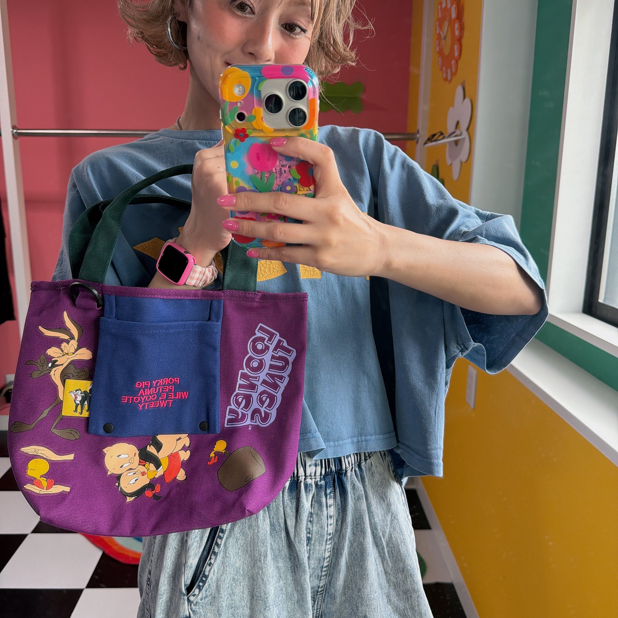 *Pre-order* 8 Types Looney Tunes NOSTALGICA Bi-color Bag - Scheduled for shipment in August