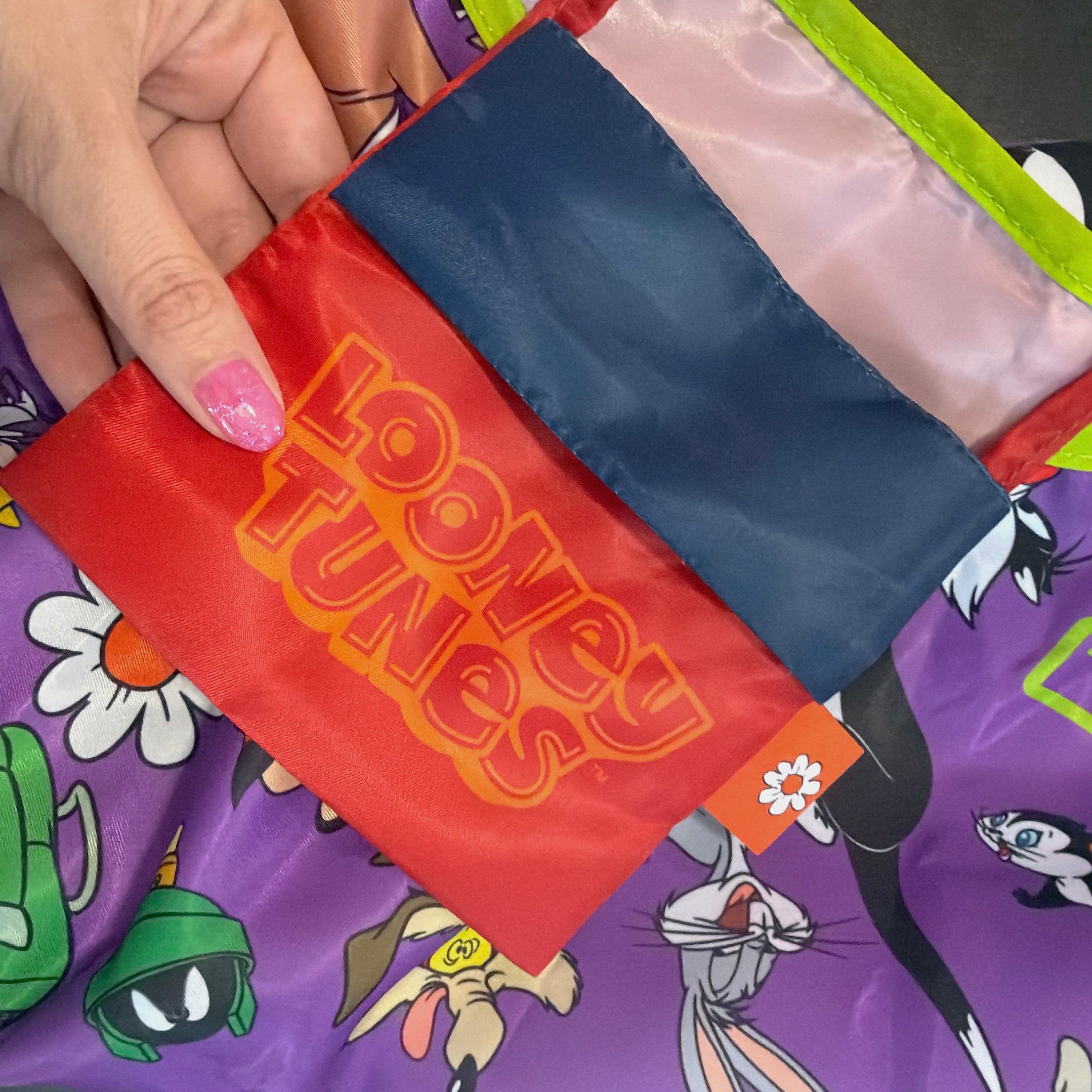 *Pre-order* 8 Types Looney Tunes NOSTALGICA Bi-color Bag - Scheduled for shipment in August