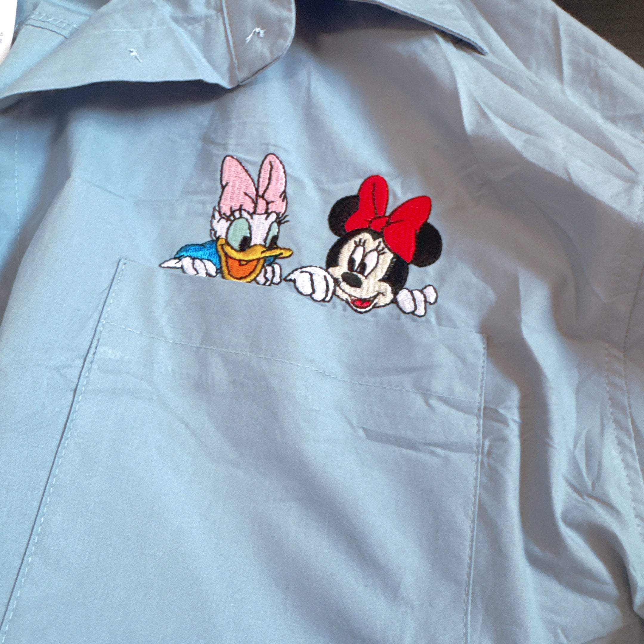 ※予約※2色 ミッキーフレンズ刺繍ポケット付きオーバーサイズシャツ 10月中の出荷予定