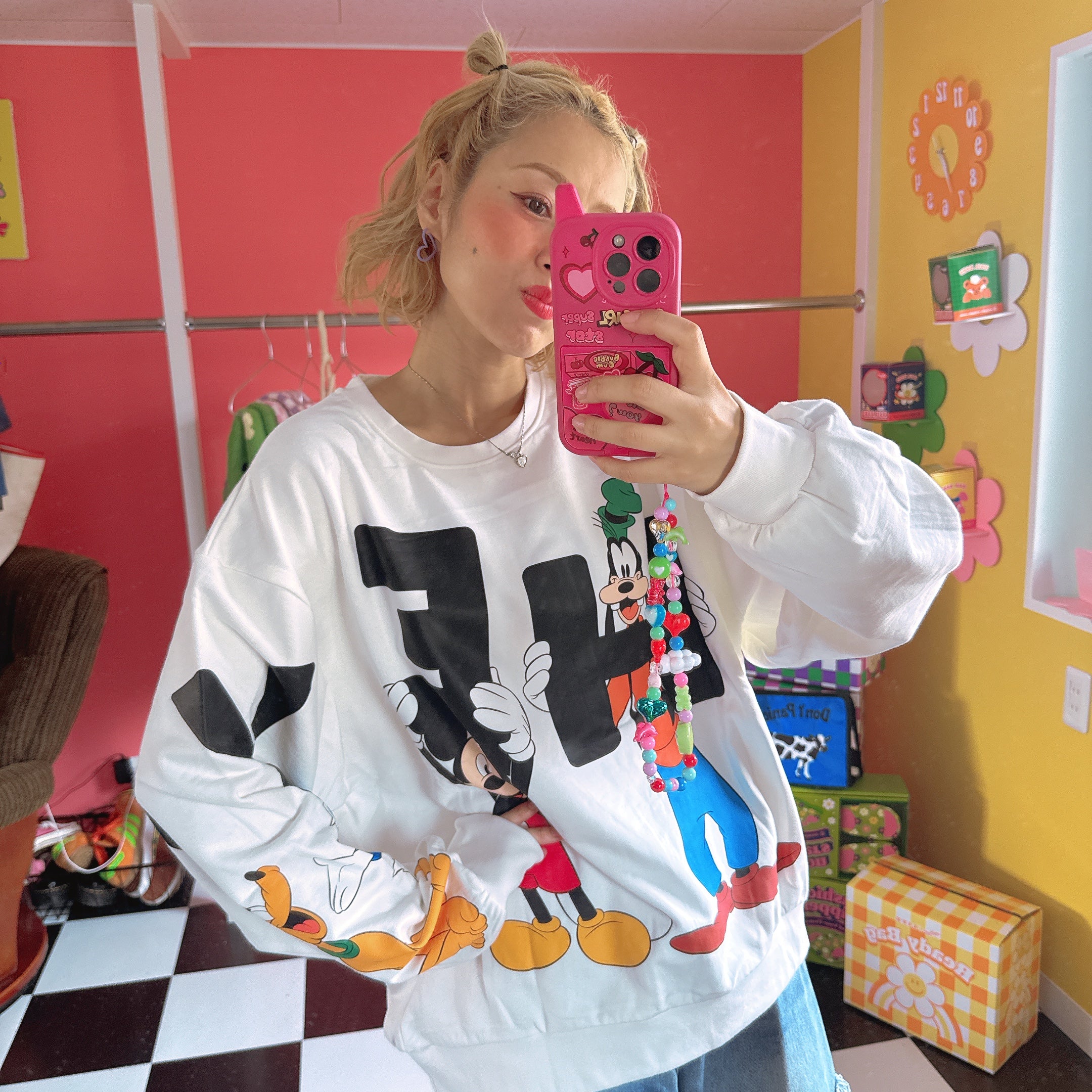 再販予約 2色 HEYミッキーフレンズスウェット 10月下旬ごろのお届け予定