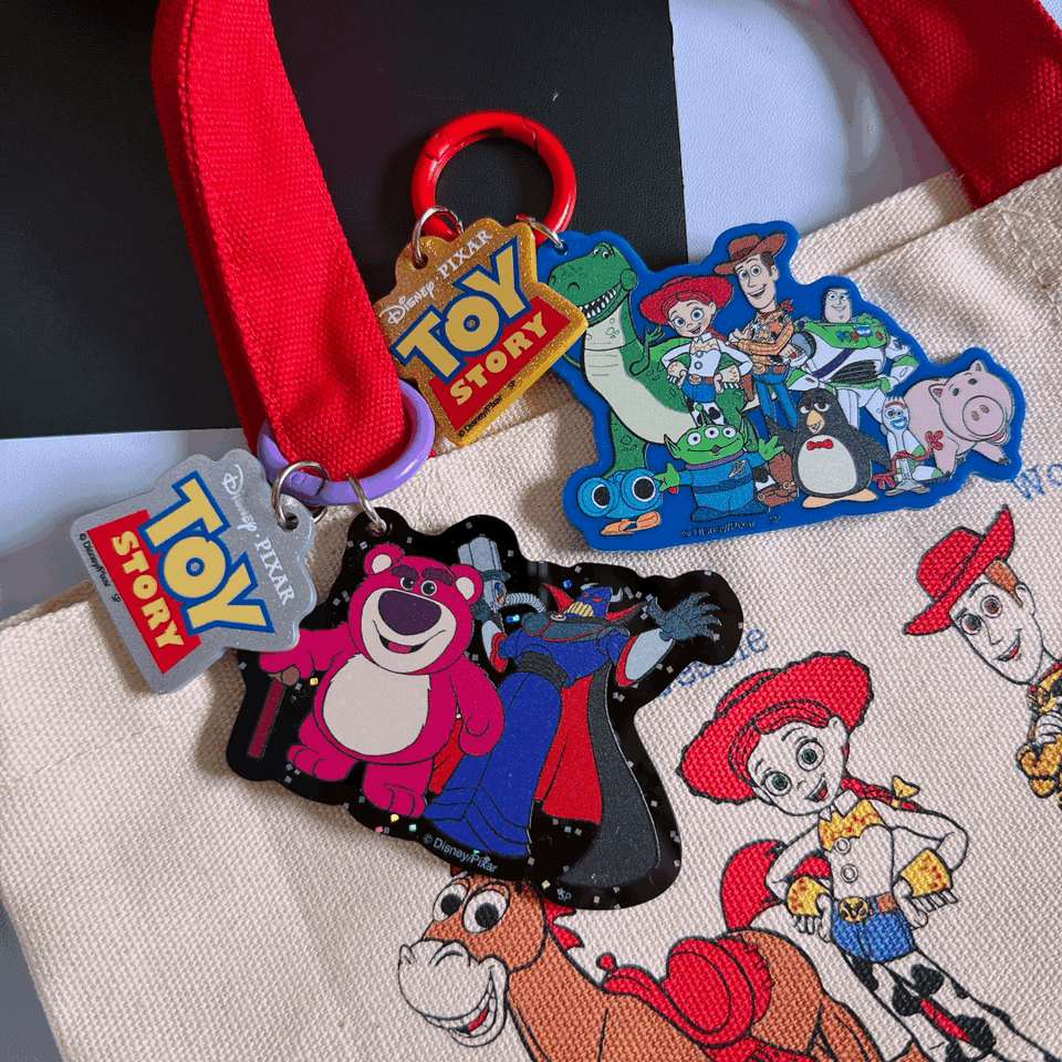 予備在庫のみ再販 2種類 トイストーリーシリーズ⭐︎2連アクリルキーホルダー 8月中の出荷予定