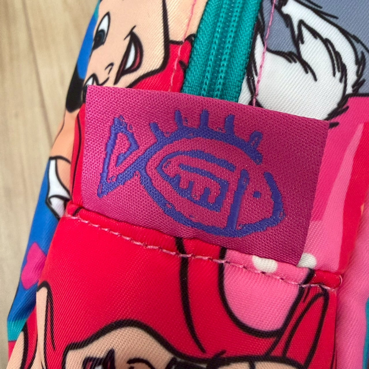 ※上限あり予約※3種類 NOSTALGICA DISNEY 総柄シリーズ キルティングポーチ 5月中の出荷予定