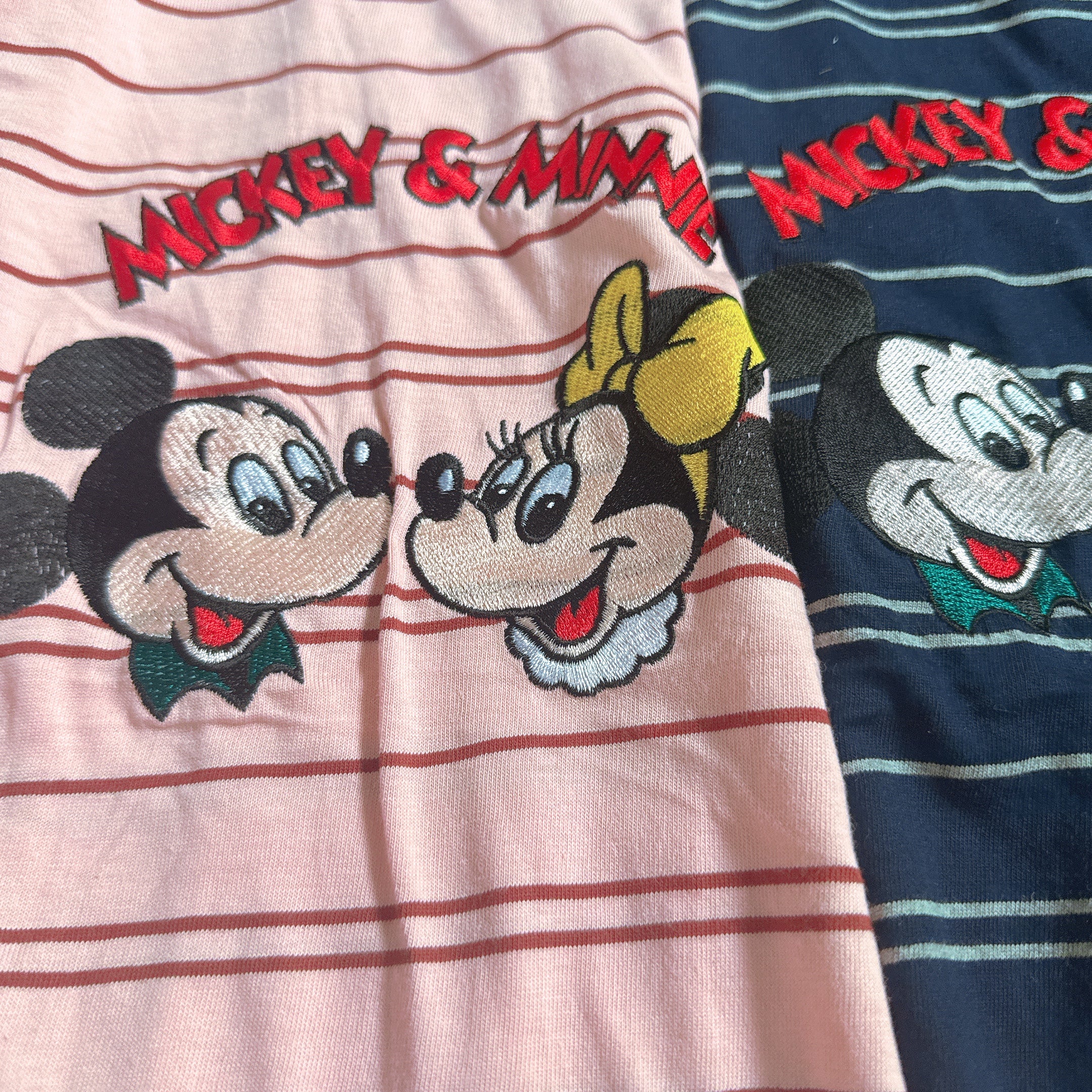 ※予約※ 2色 ミッキーミニー刺繍レトロボーダーロンTEE 10月下旬ごろのお届け予定