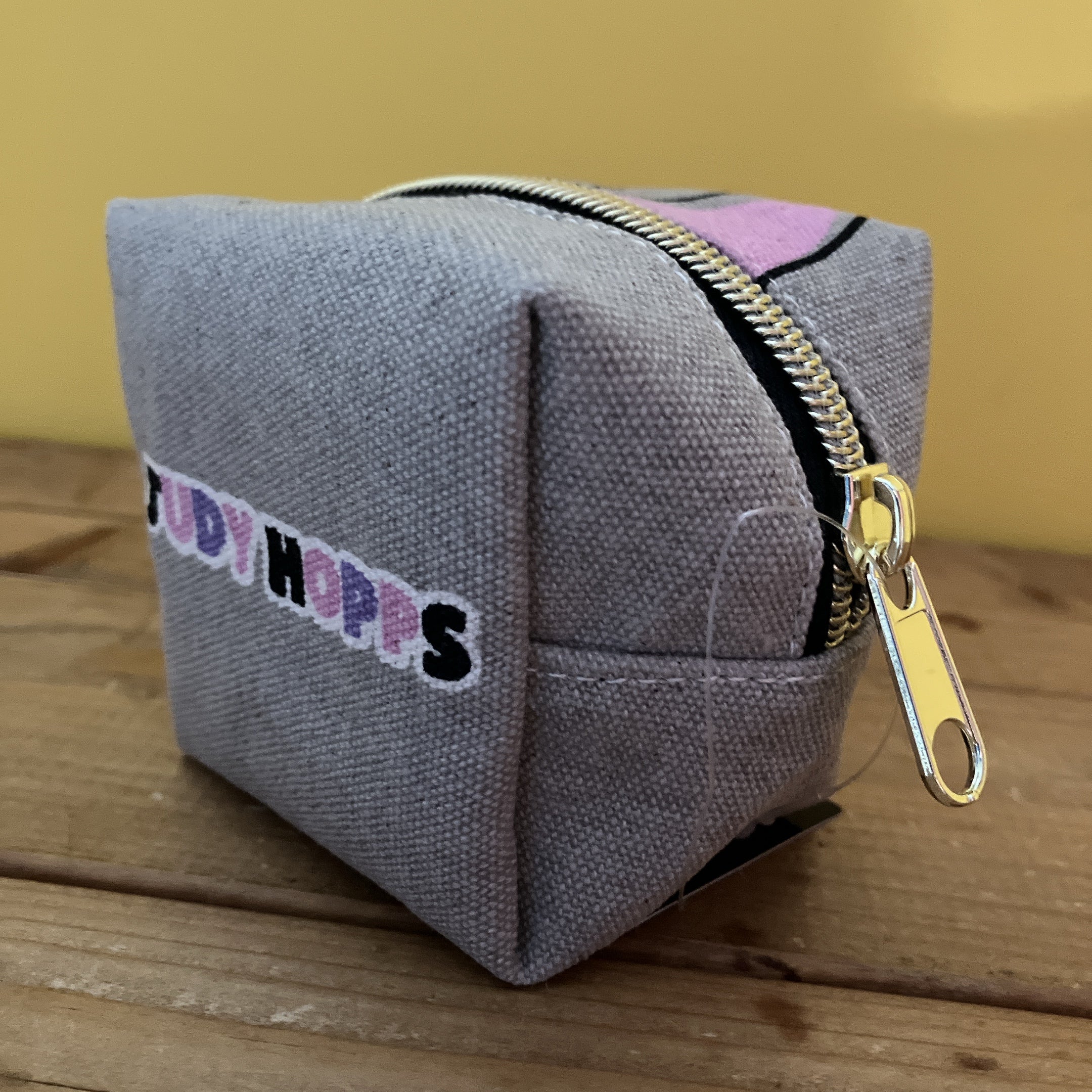 *Pre-order* 2 types: Judy & Nick Cube Pouch - Delivery by end of August