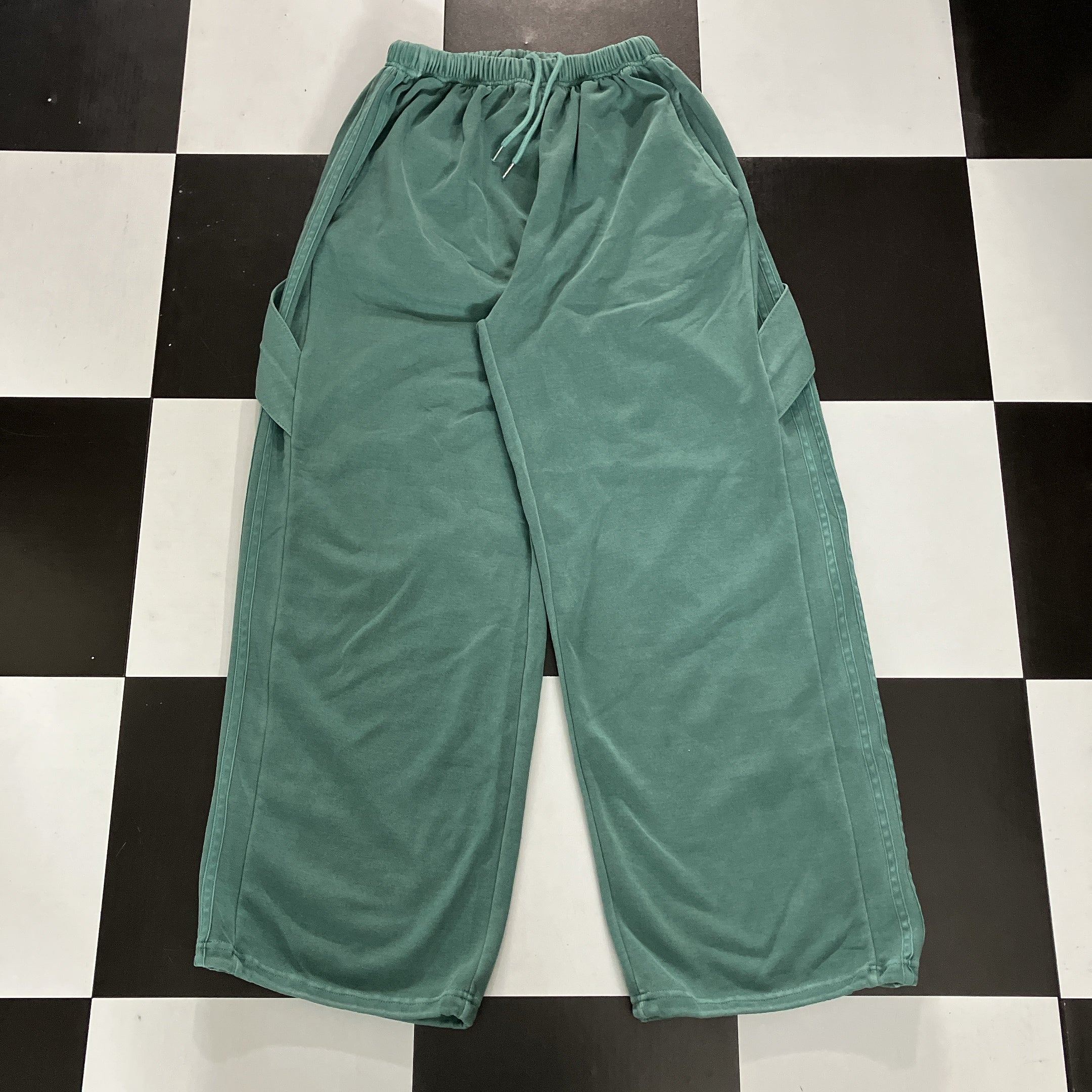*Reservation* Sideline Pigment Green Wide Pants - Scheduled for shipment in August