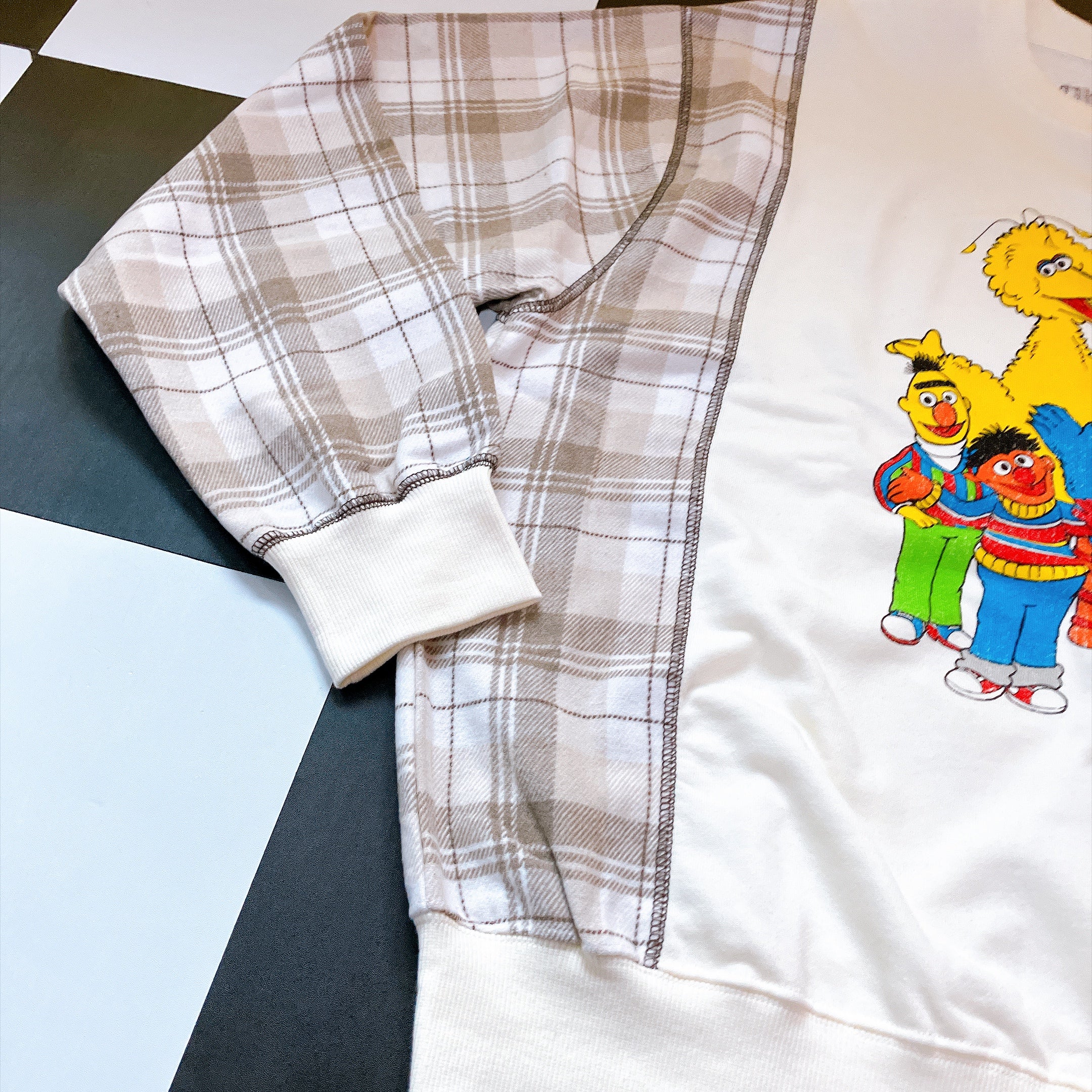 ※上限あり予約※ セサミストリート 切替チェックスウェット　9月中の出荷予定