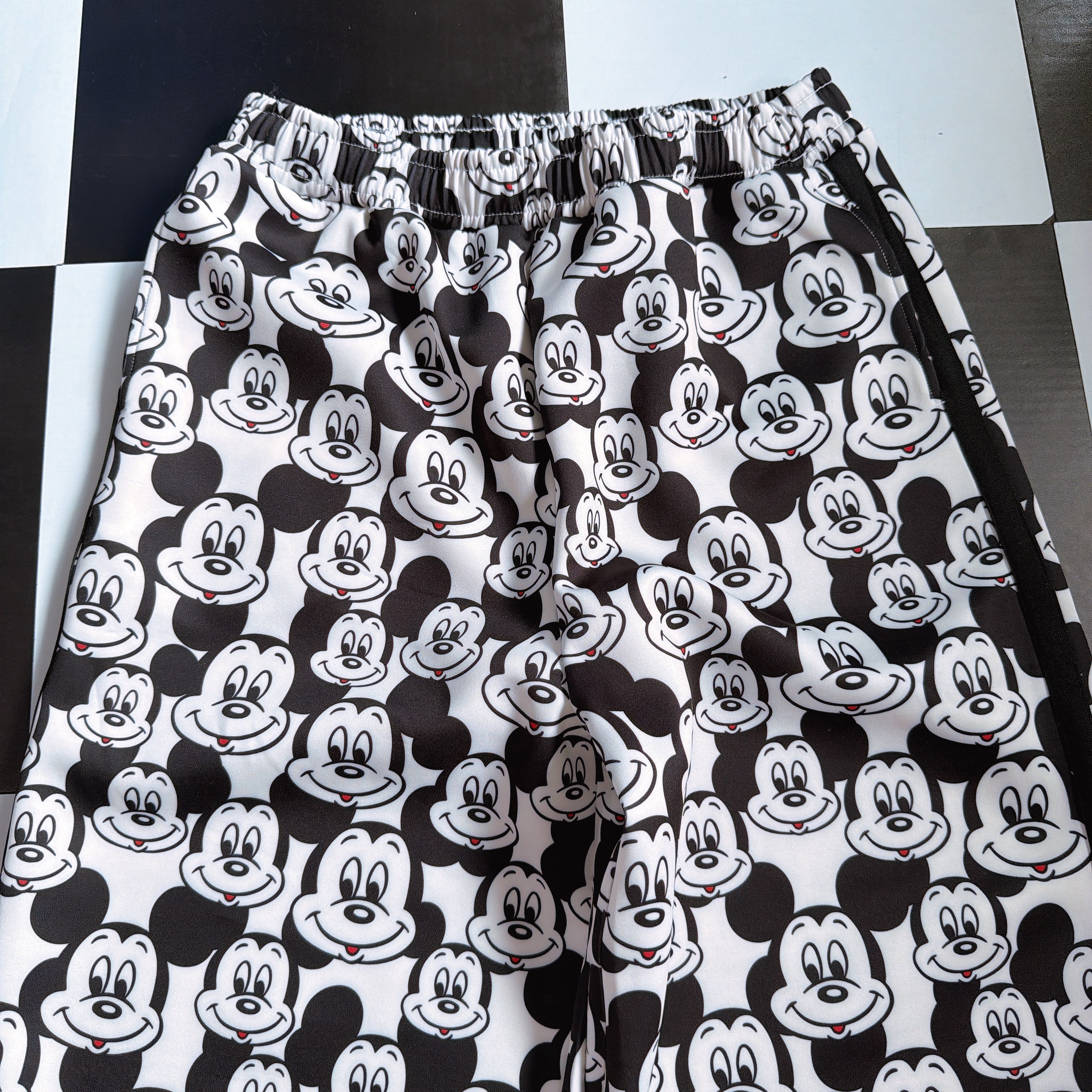 *Reservations with limit* Setup possible Lightweight denim chemical-treated 2-way pants Shipping scheduled for mid-June
