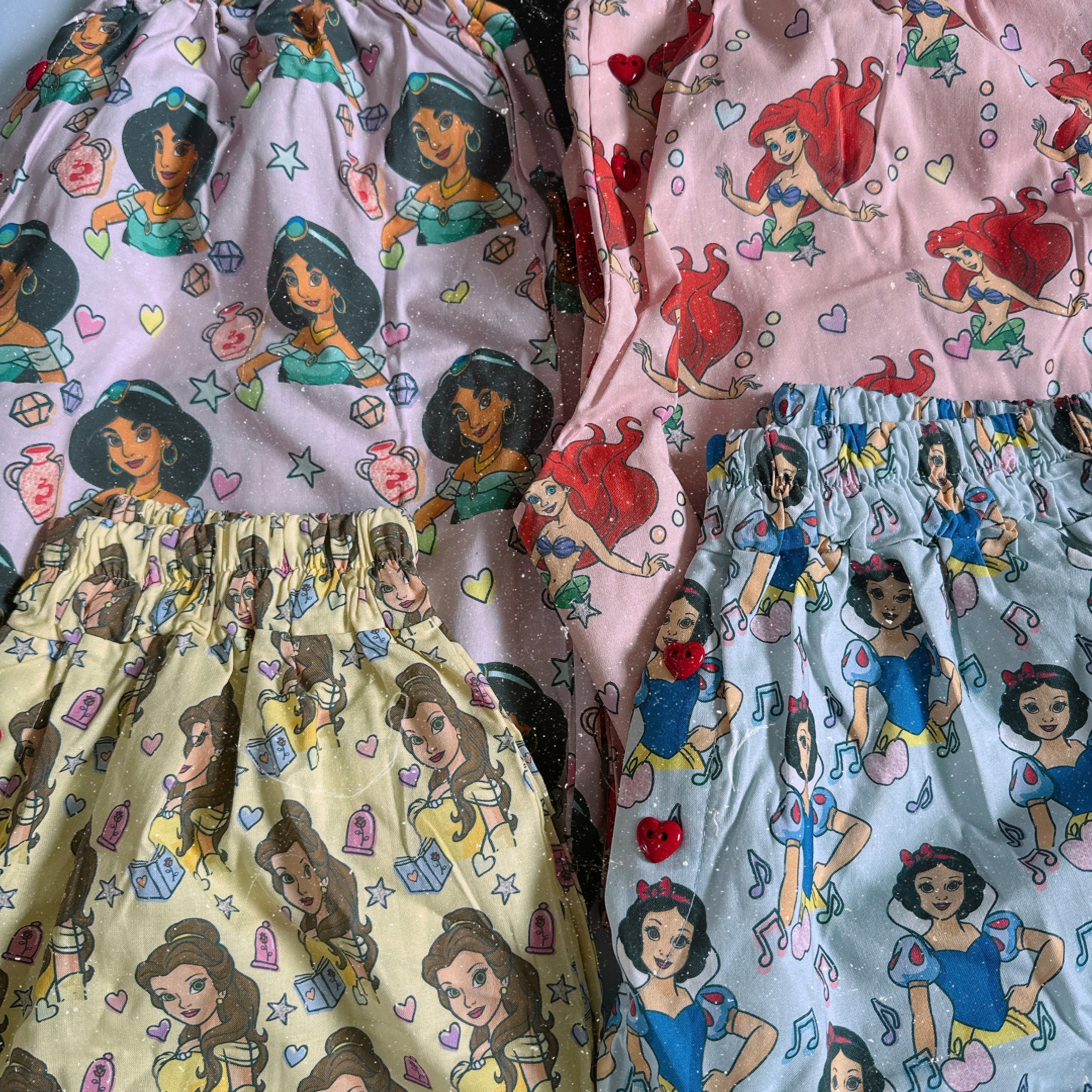 *Pre-order* 4 types of Princess pattern heart button shorts Scheduled to ship in July