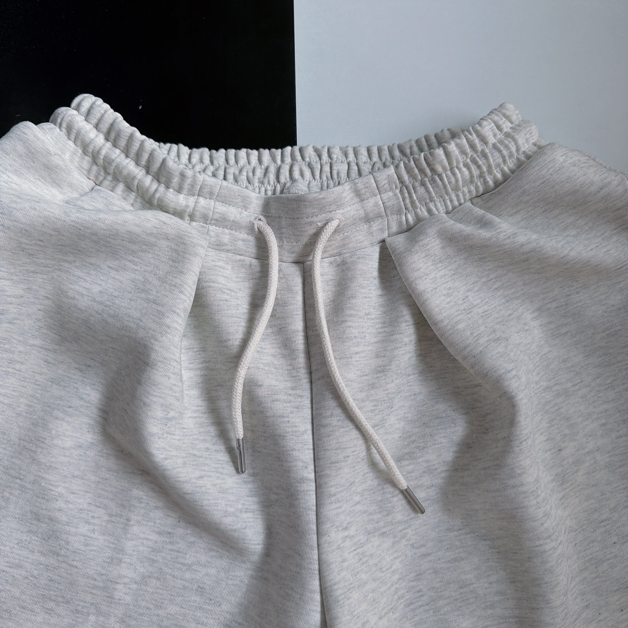 ※予約※2色 タック入りドロストスウェットパンツ  3月下旬の出荷予定