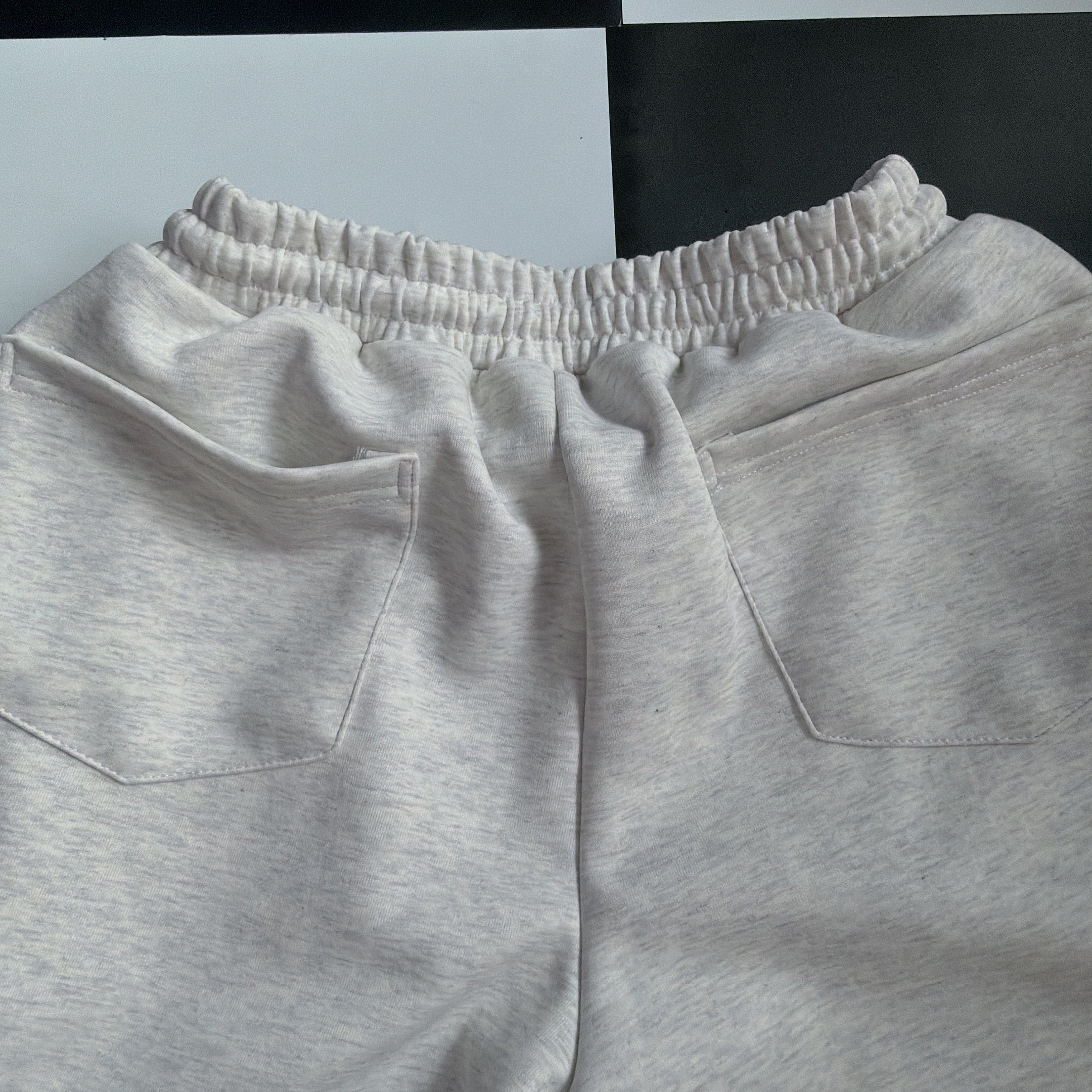 ※予約※2色 タック入りドロストスウェットパンツ  3月下旬の出荷予定