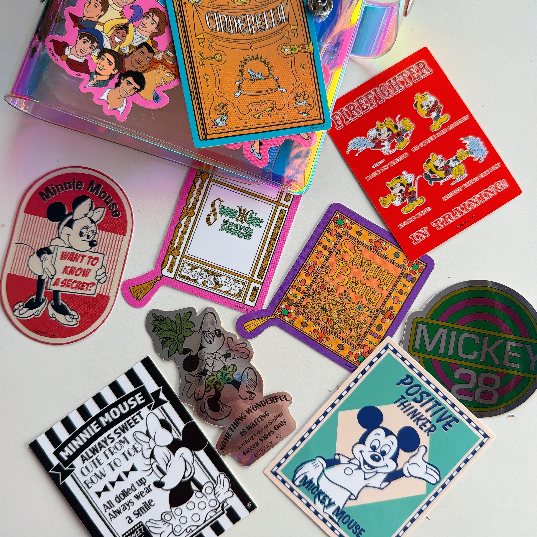 即納 新柄10種類 DISNEYキャラクターステッカー 3月中の出荷予定