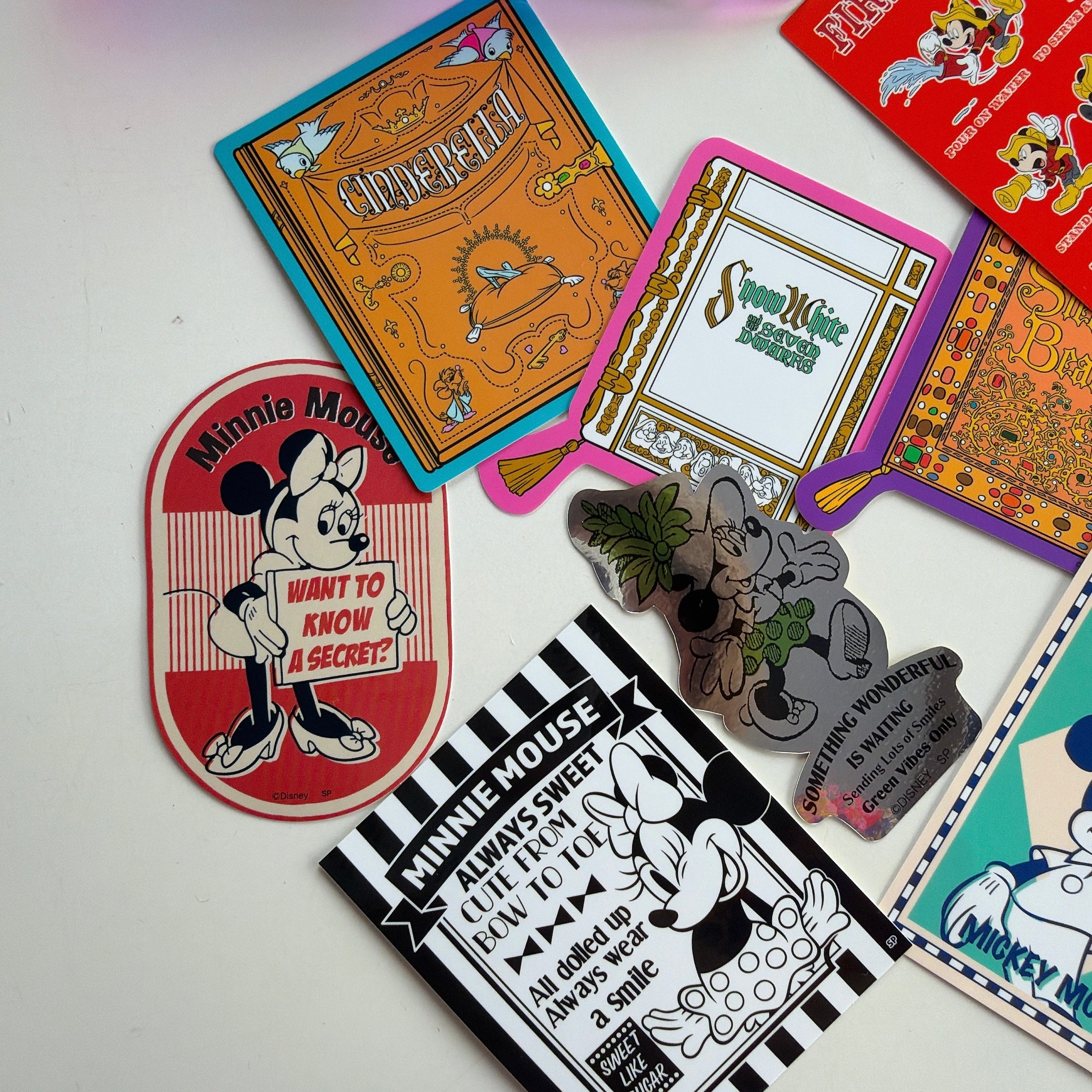 即納 新柄10種類 DISNEYキャラクターステッカー 3月中の出荷予定