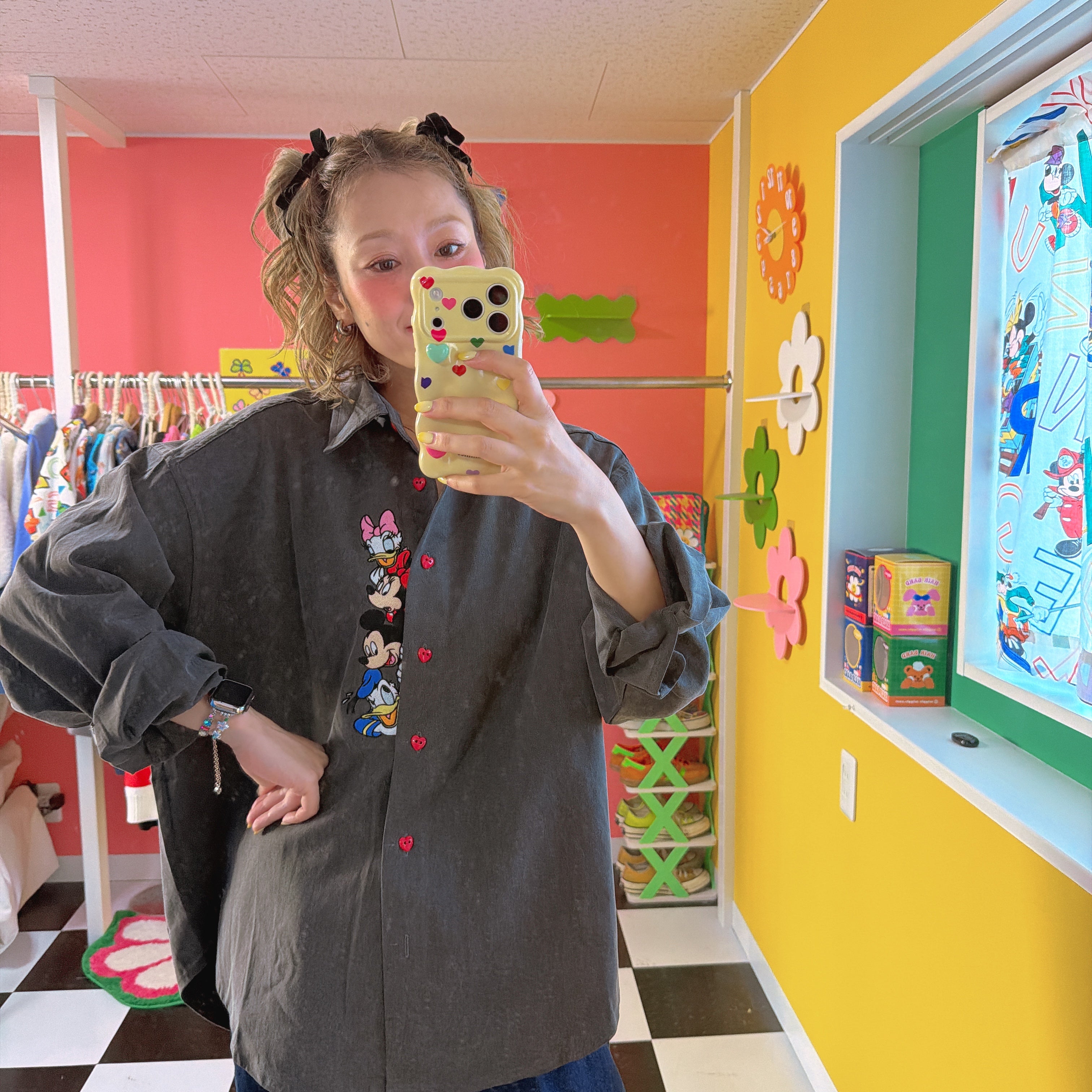 ※予約※新デザイン!3色 ミッキーフレンズハートボタン刺繍シャツ 12月中の出荷予定