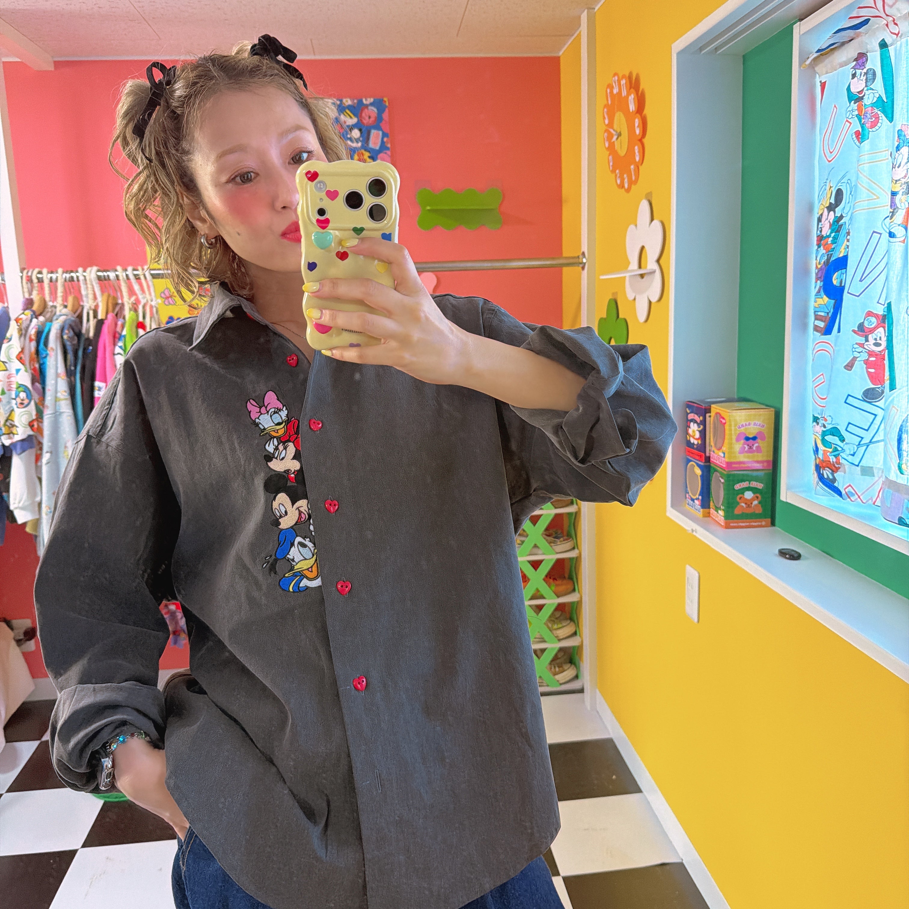 ※予約※新デザイン!3色 ミッキーフレンズハートボタン刺繍シャツ 12月中の出荷予定