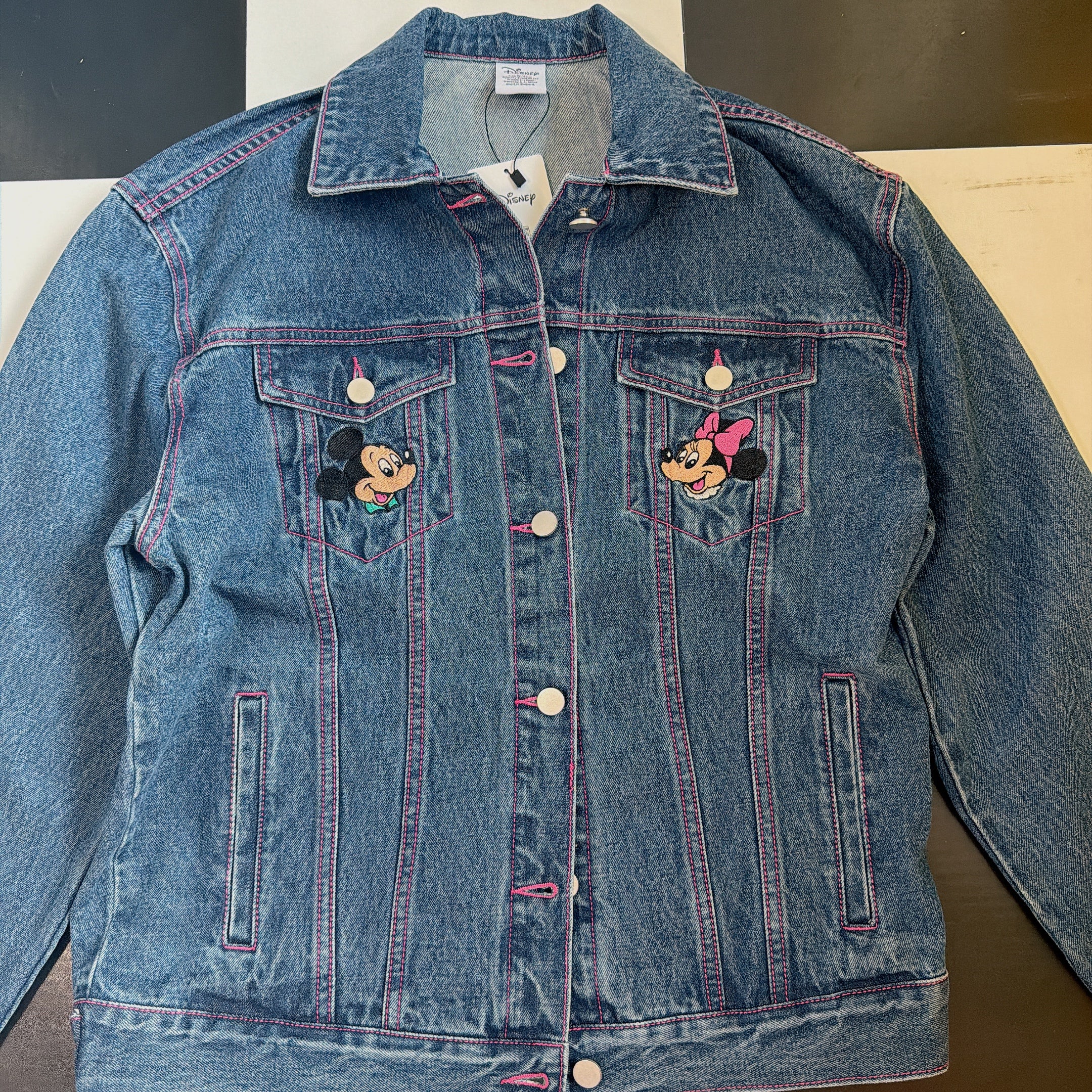 ※予約※ミッキー＆ミニー刺繍デニムジャケット 5月出荷予定