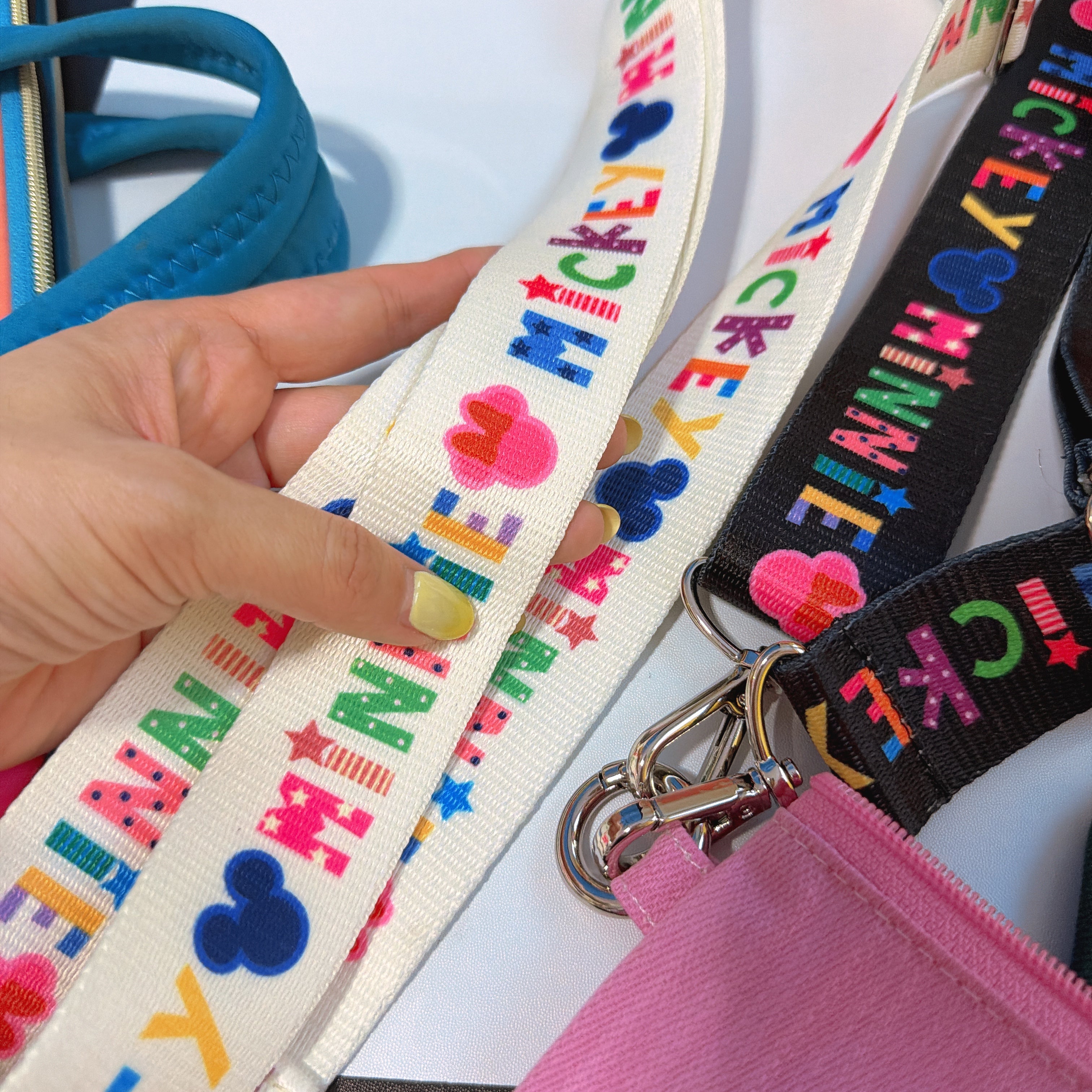 ※予約※2色 ミッキーミニーショルダーストラップ 12月中の出荷予定