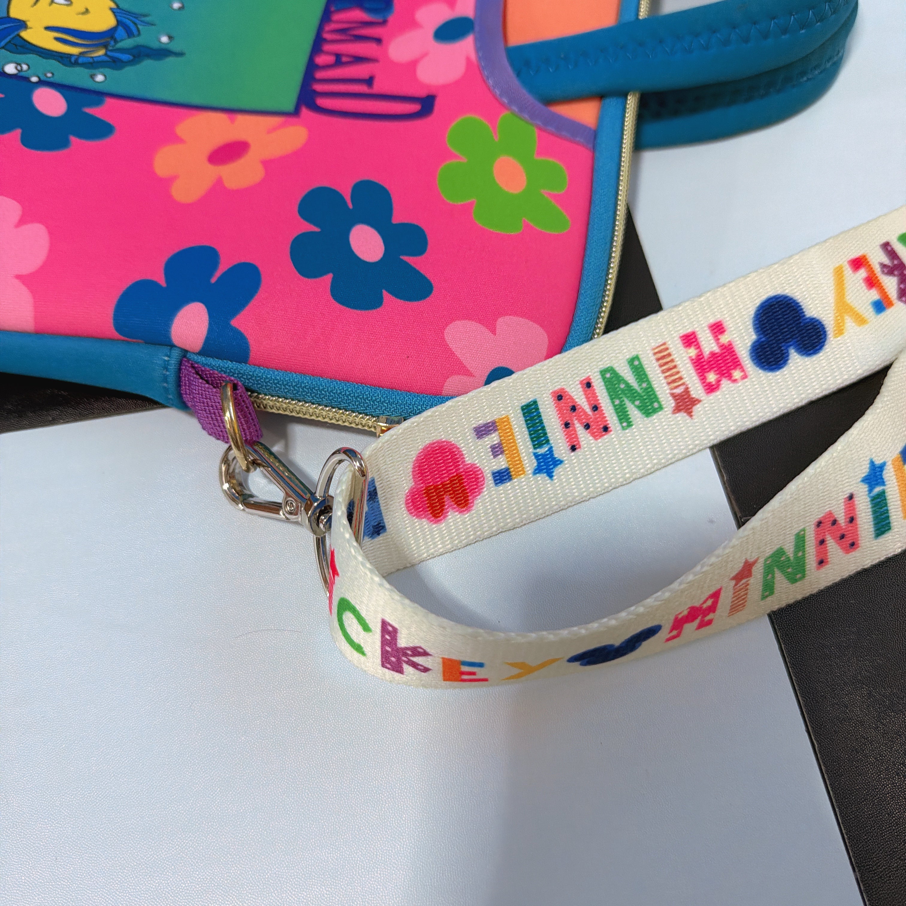 ※予約※2色 ミッキーミニーショルダーストラップ 12月中の出荷予定