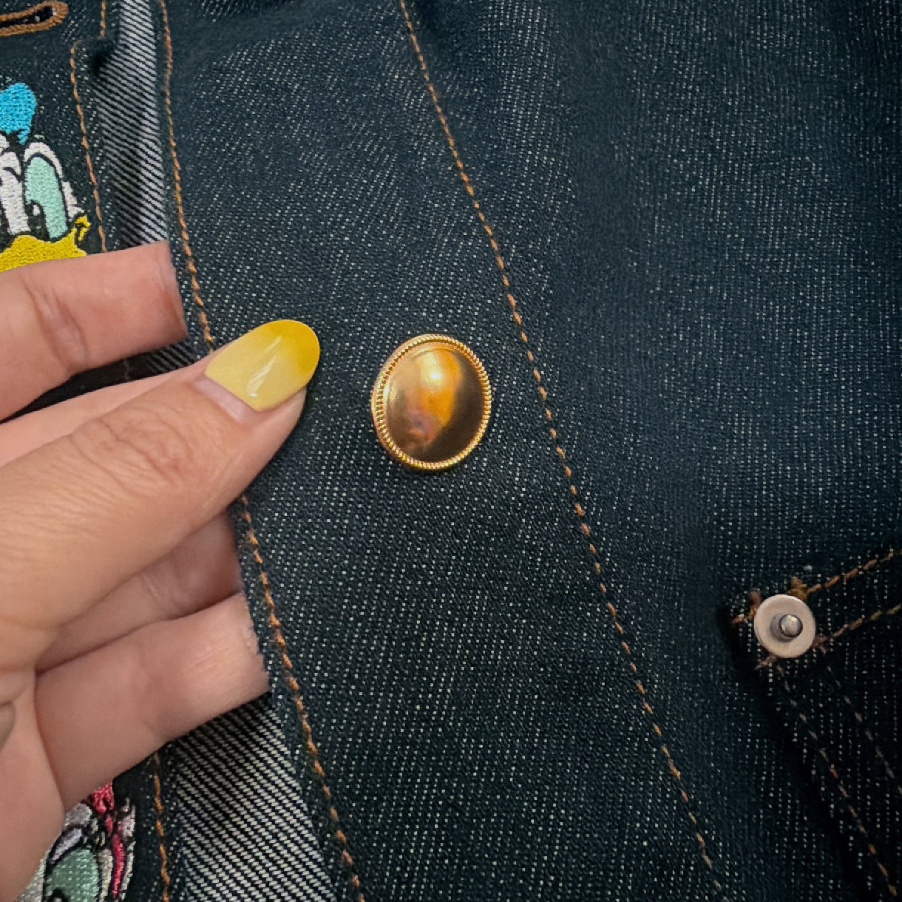 ※予約※ミッキーフレンズ刺繍ゴールドボタンデニムジャケット 12月下旬〜1月上旬の出荷予定