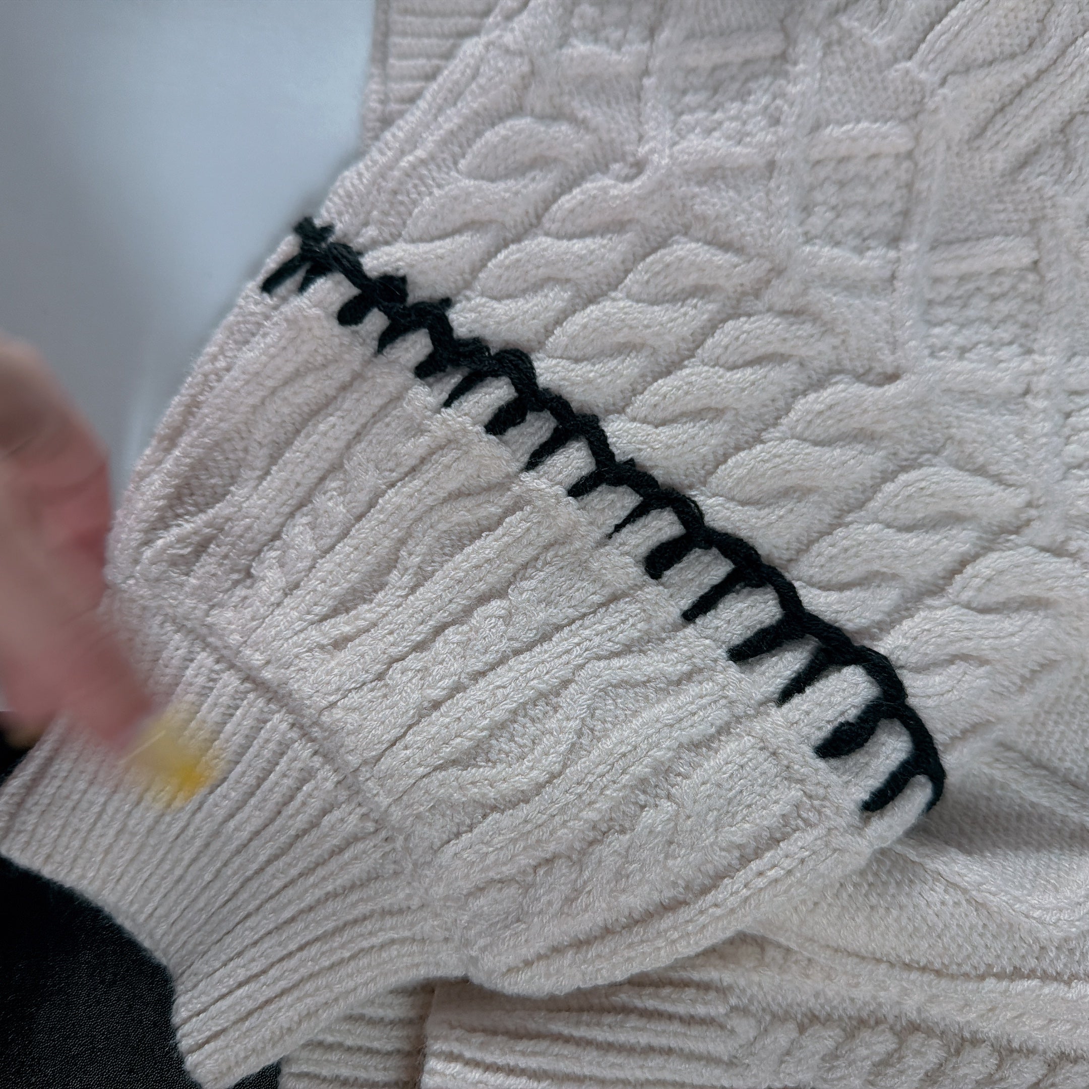 ※予約※うねうねデザイン ケーブルニット 11月下旬ごろ出荷予定