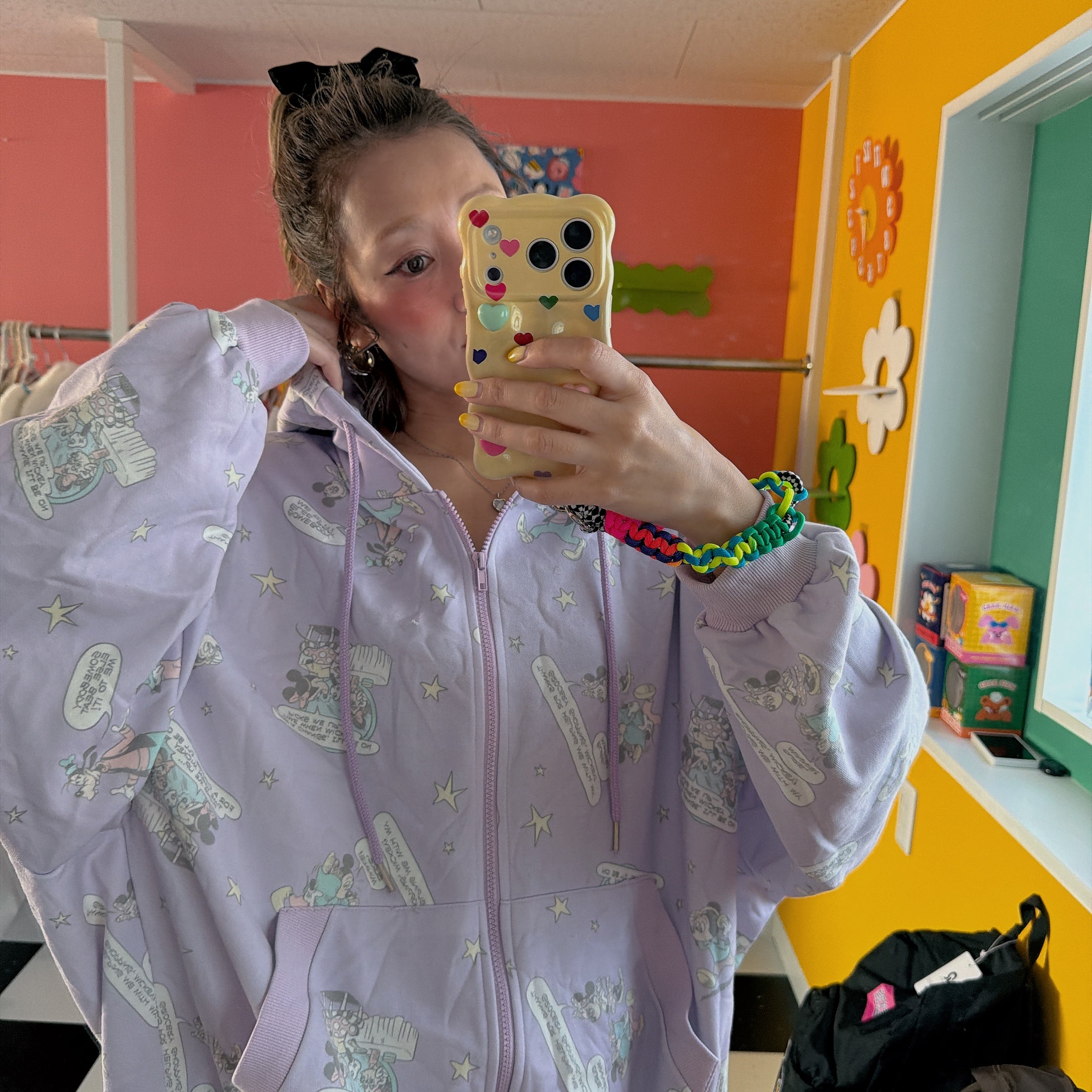 ※予約※2色 レトロミッキーフレンズジップアップパーカー 12月中の出荷予定