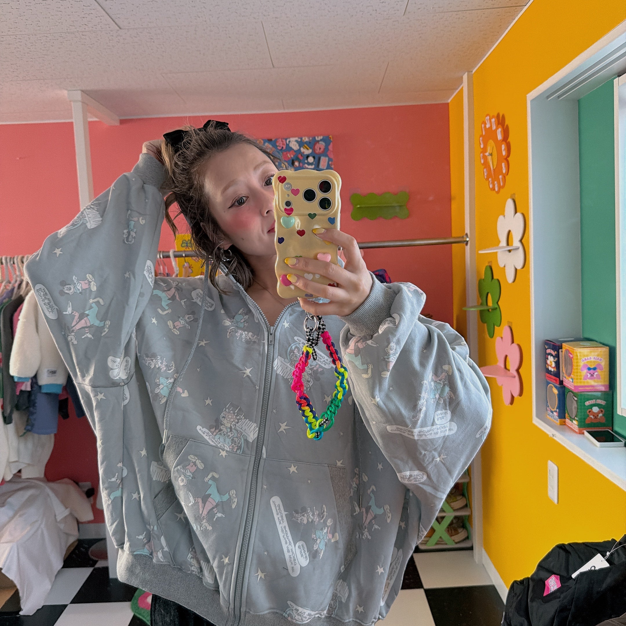 ※予約※2色 レトロミッキーフレンズジップアップパーカー 12月中の出荷予定