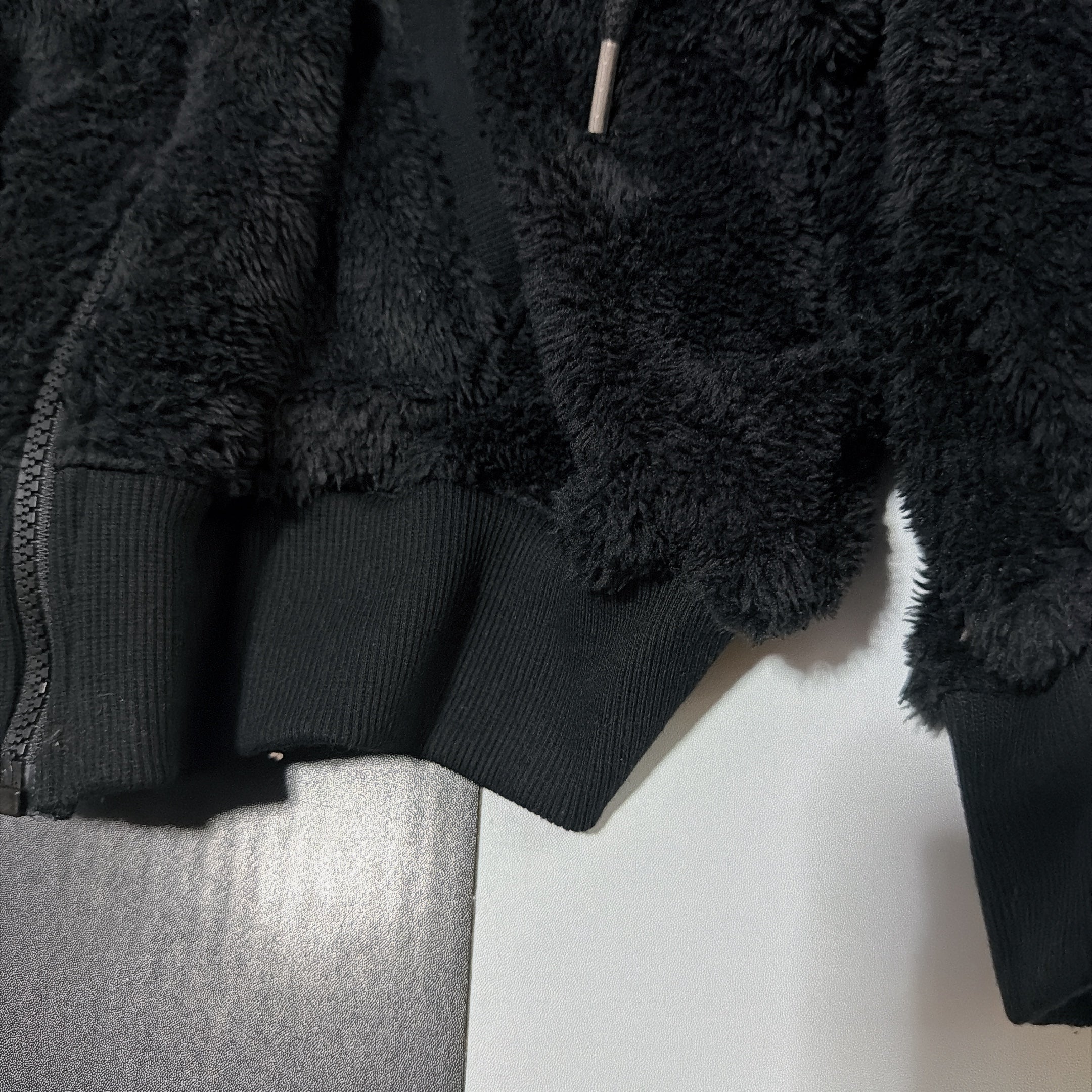 ※予約※2色⭐︎シーズナル限定⭐︎ミッキーミニー刺繍耳付きボアパーカー 12月下旬〜1月上旬お届け予定