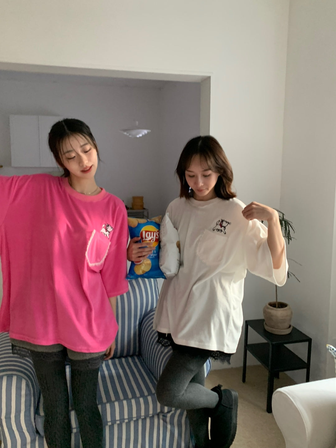 2025SS新作ご予約商品⭐︎2色 おしゃれキャットポケットTEE♡2月上旬〜中旬ごろお届け予定