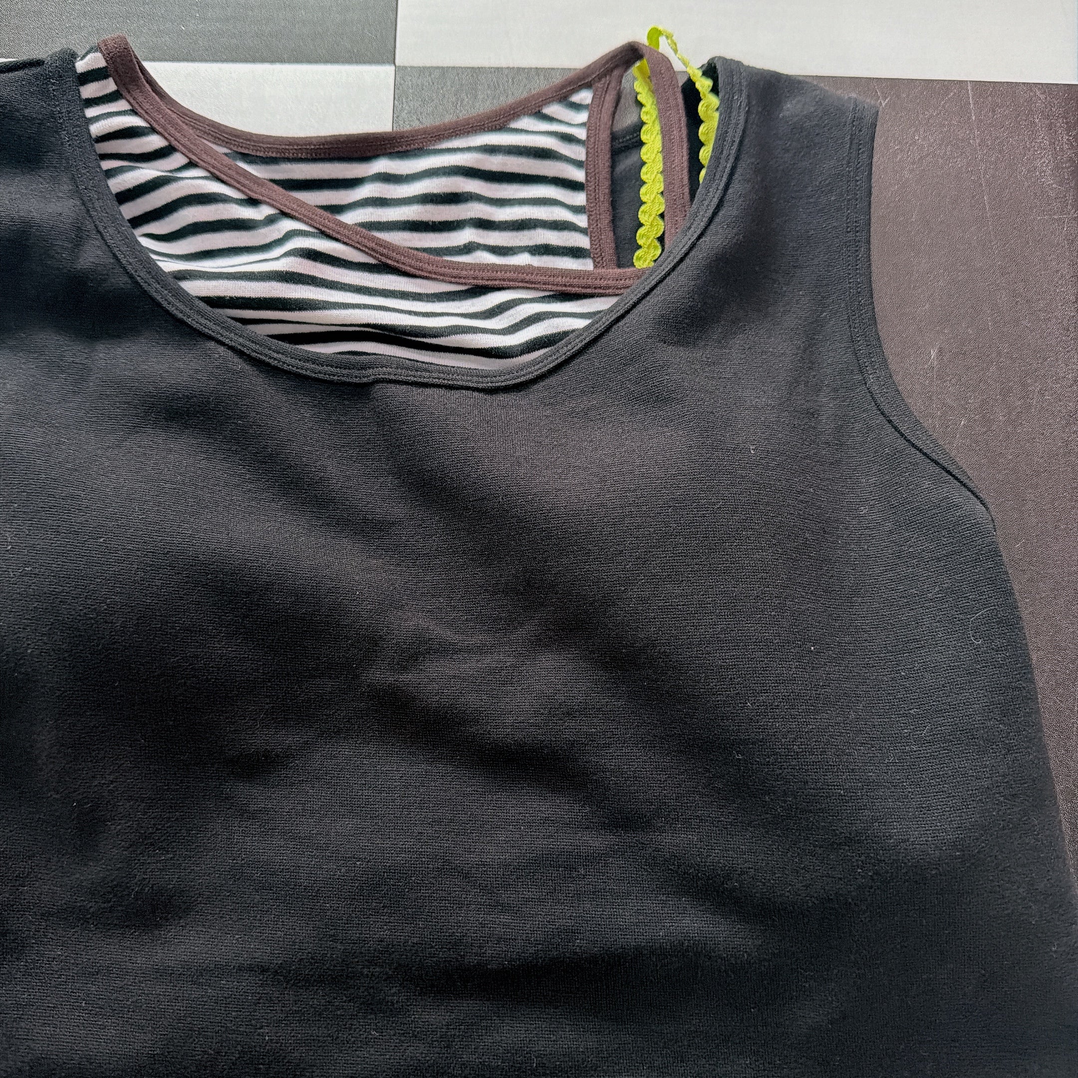 *Reservation* Two-tone Asymmetrical Shoulder Tank Top with Built-in Bra - Scheduled for shipment by end of May
