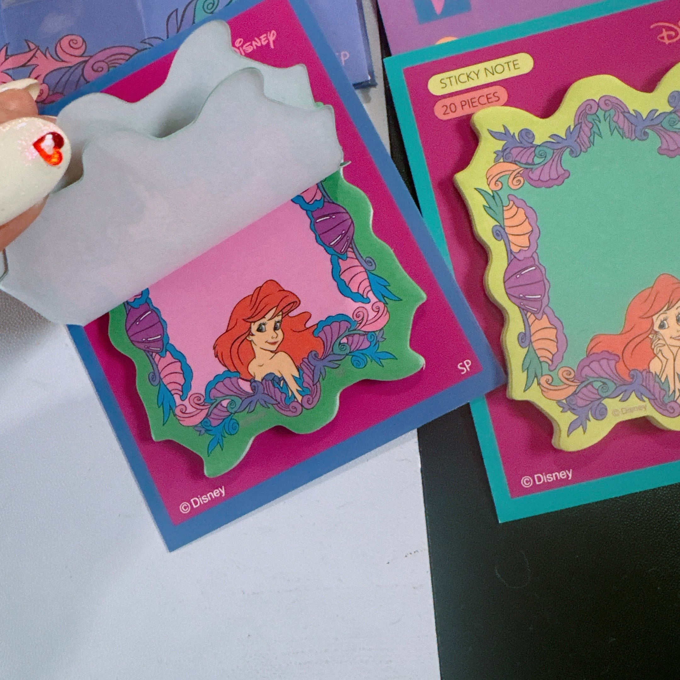 Instant delivery NOSTALGICA Ariel die-cut sticky notes