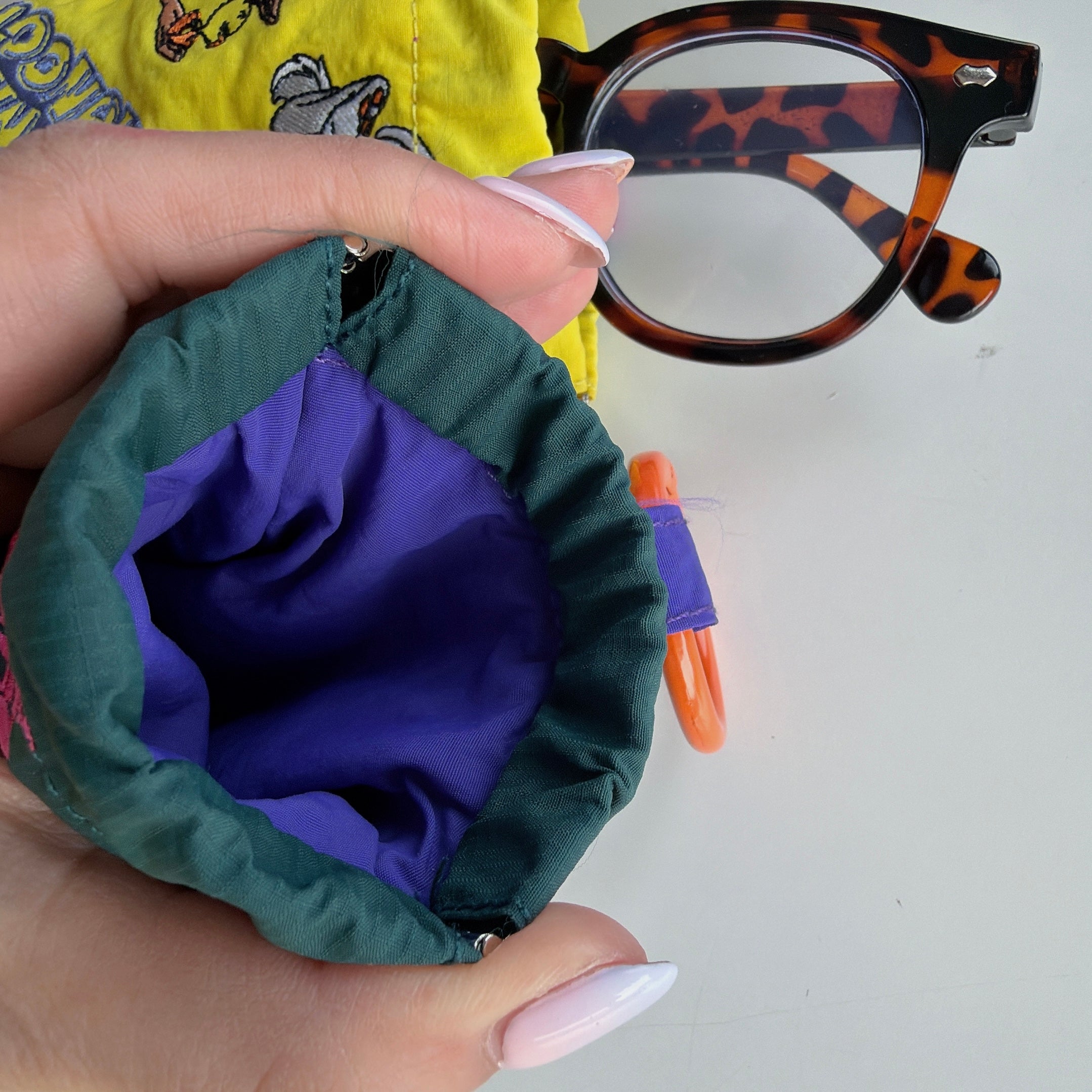 *Reservation* 2 types Looney Tunes NOSTALGICA Glasses Cushion Pouch Scheduled to ship in August