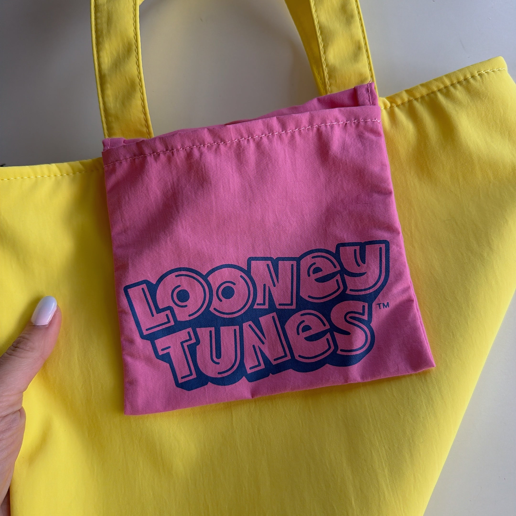 *Pre-order* 8 Types Looney Tunes NOSTALGICA Bi-color Bag - Scheduled for shipment in August