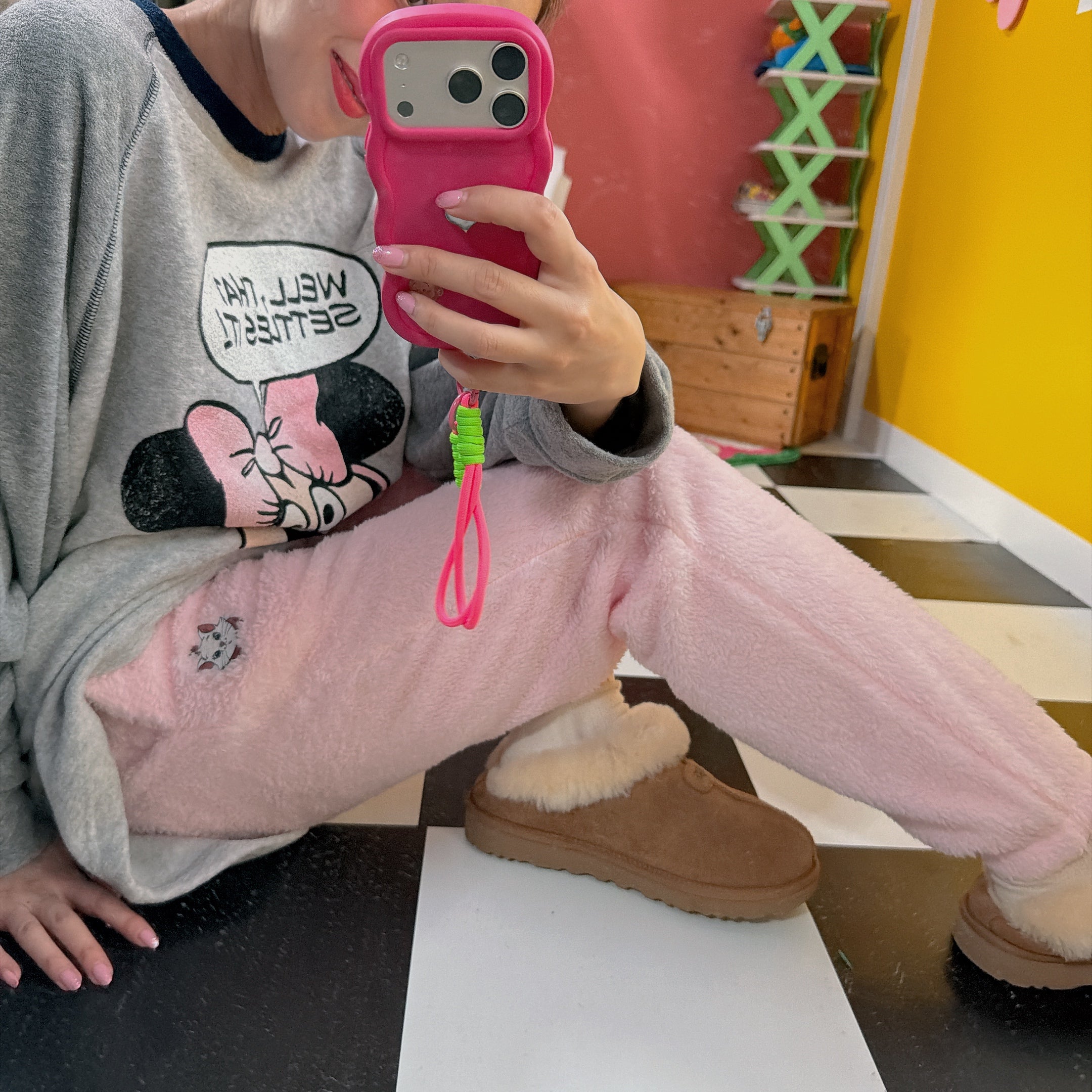 即納 2種類 ディズニーフリースパンツ 4〜5営業日で出荷予定