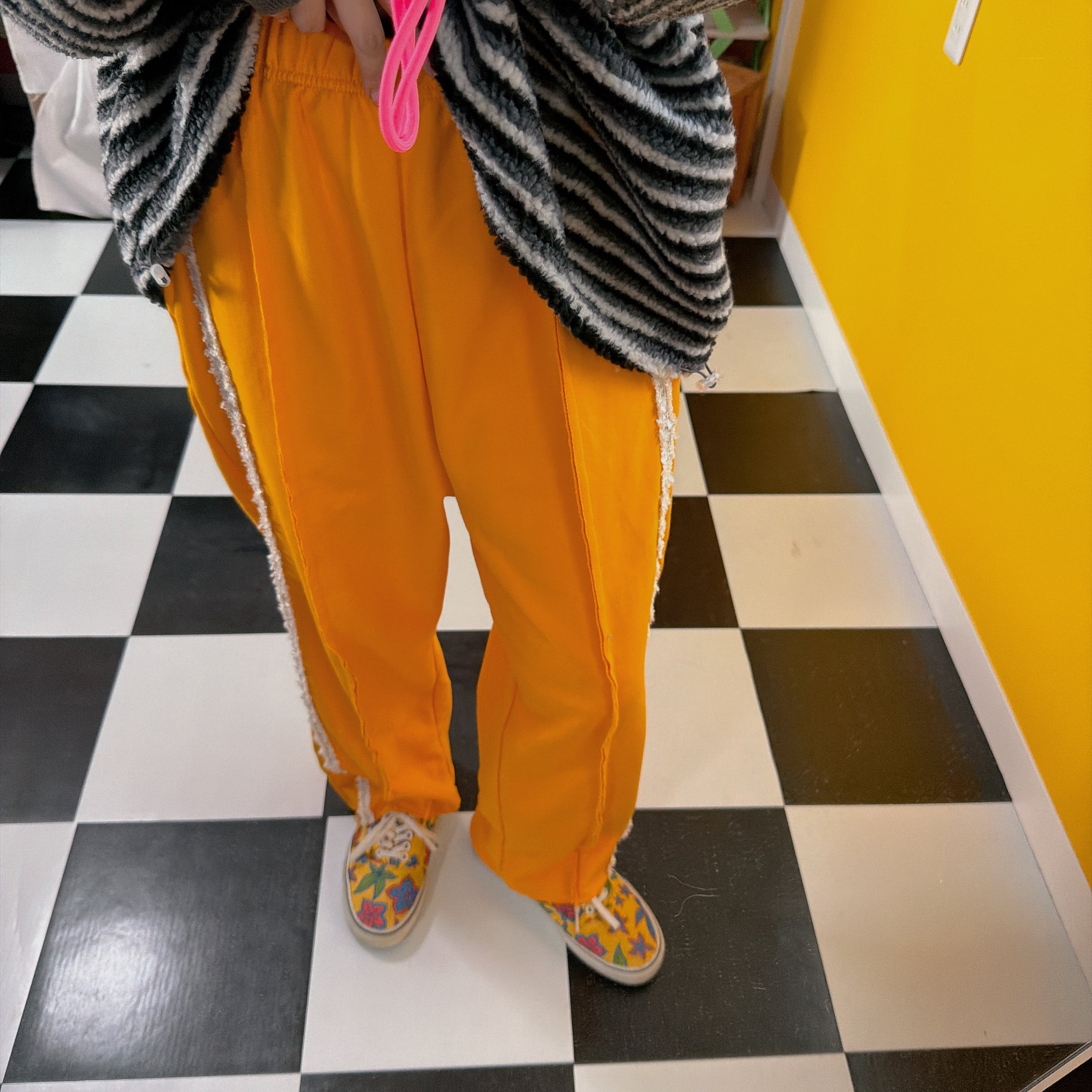 ※予約※2色 裾ダメージレーストラックカラーパンツ 2月上旬ごろ出荷予定