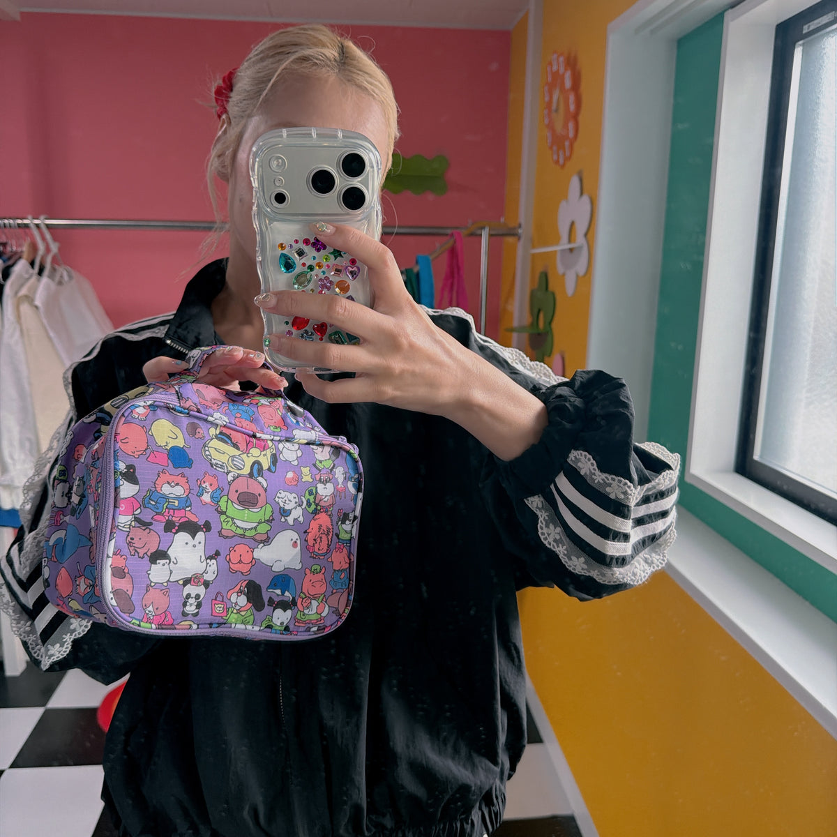 *Pre-order* 3 Types LOVELY FRIENDS Travel Bag S - Estimated delivery dates are listed on the product page.