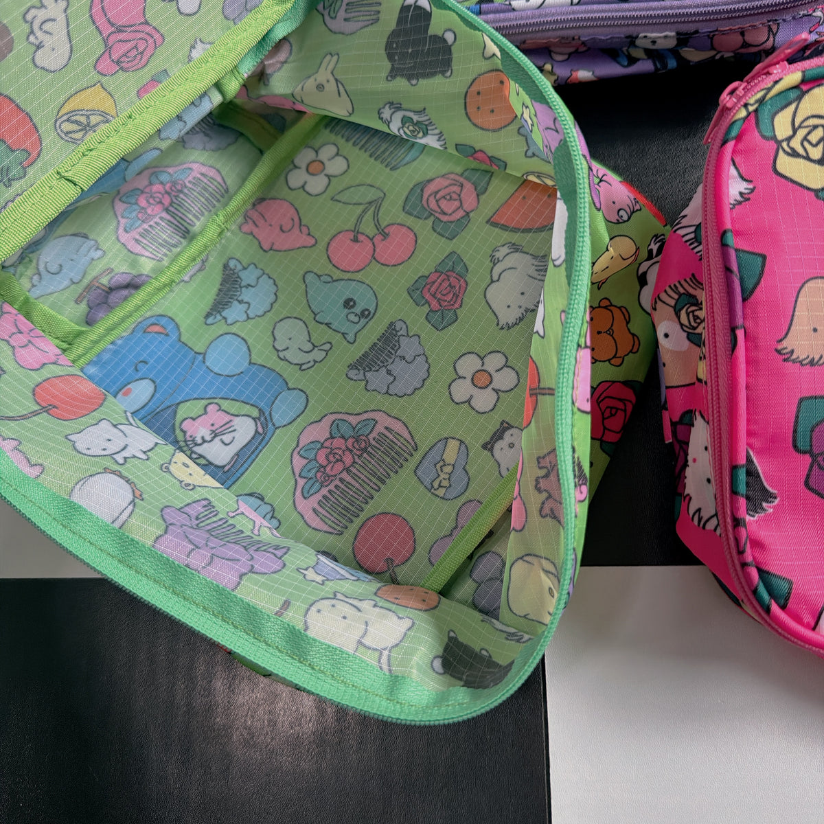 *Pre-order* 3 Types LOVELY FRIENDS Travel Bag S - Estimated delivery dates are listed on the product page.