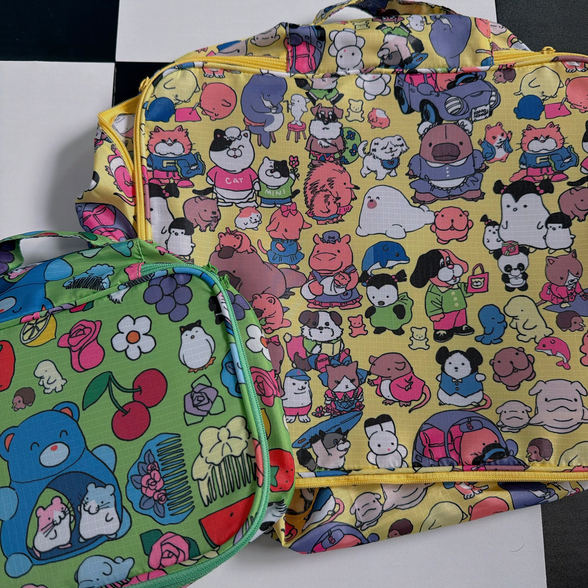 *Pre-order* 3 Types LOVELY FRIENDS Travel Bag S - Estimated delivery dates are listed on the product page.