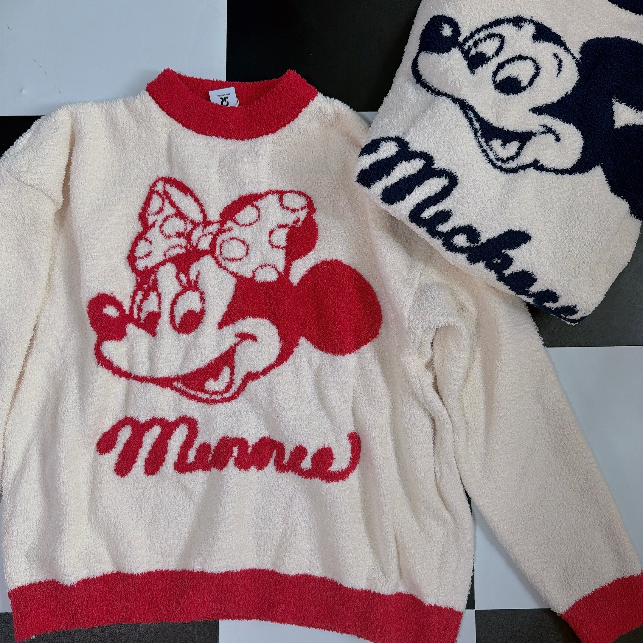 *Pre-order* 2-color Mickey and Minnie fluffy tops available as a set. Scheduled to ship in January.