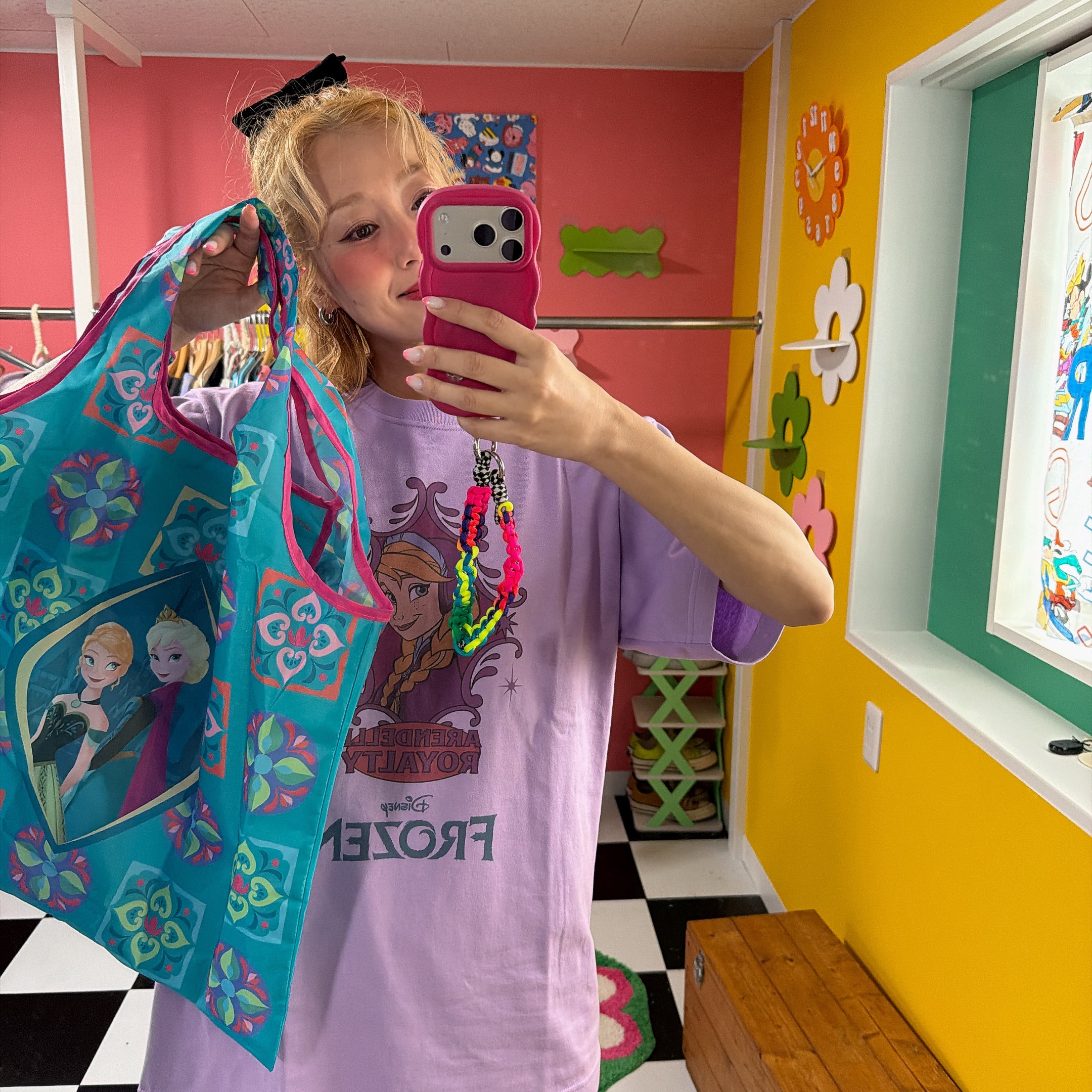 *Reproduction* Frozen NOSTALGICA DISNEY TEE Scheduled to ship in April