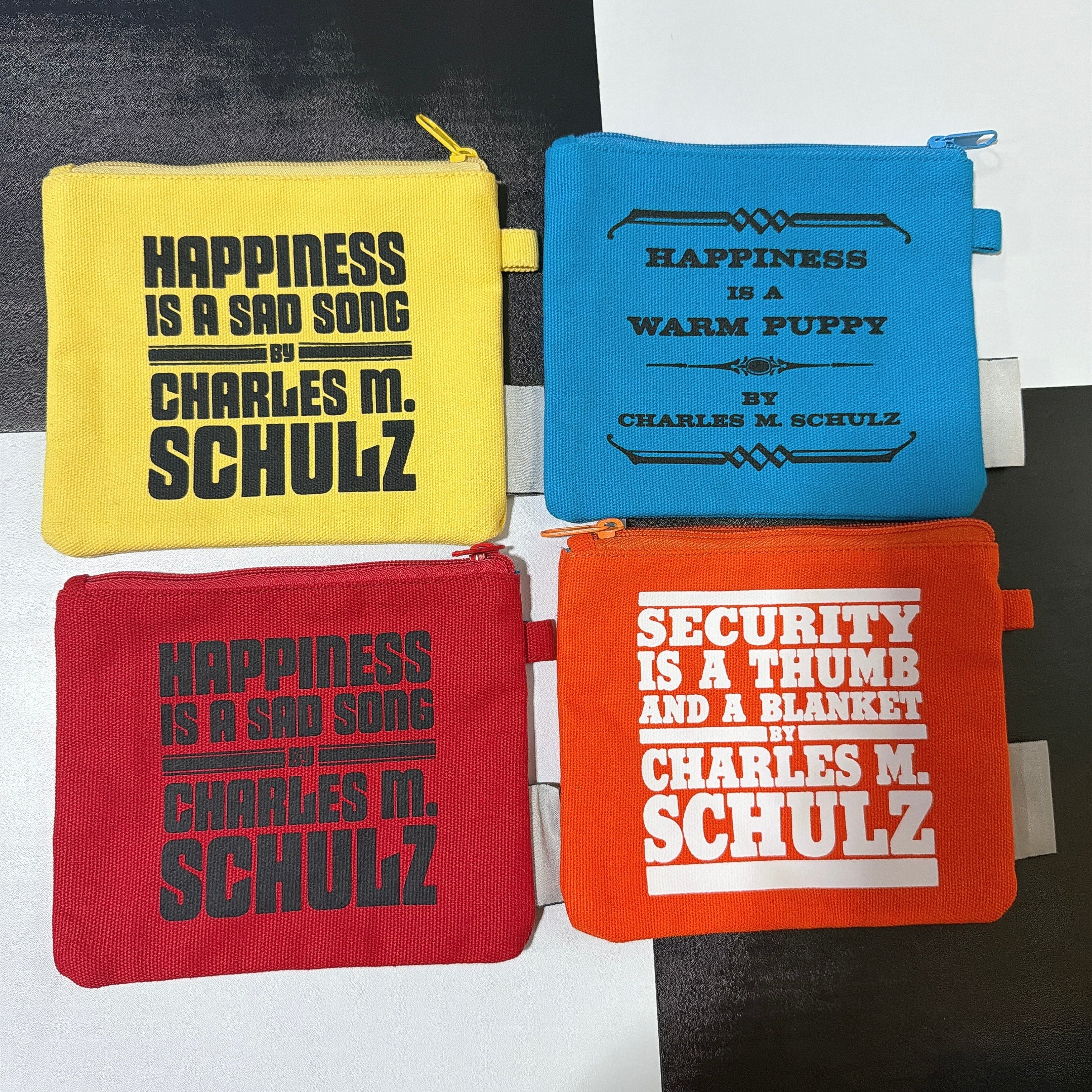 *Pre-order* Two-color NOSTALGICA vintage PEANUTS color canvas pouch. Scheduled to ship in May.