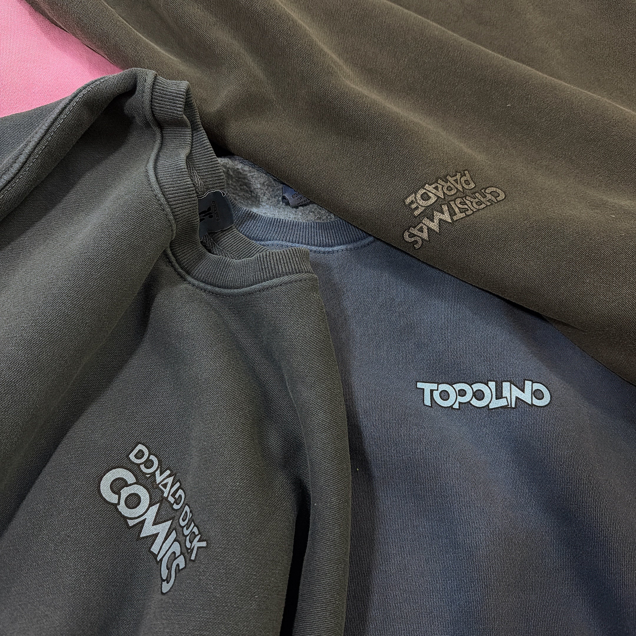 ※予約※4種類 DISNEYポスターピグメントスウェット 1月下旬〜2月上旬の出荷予定