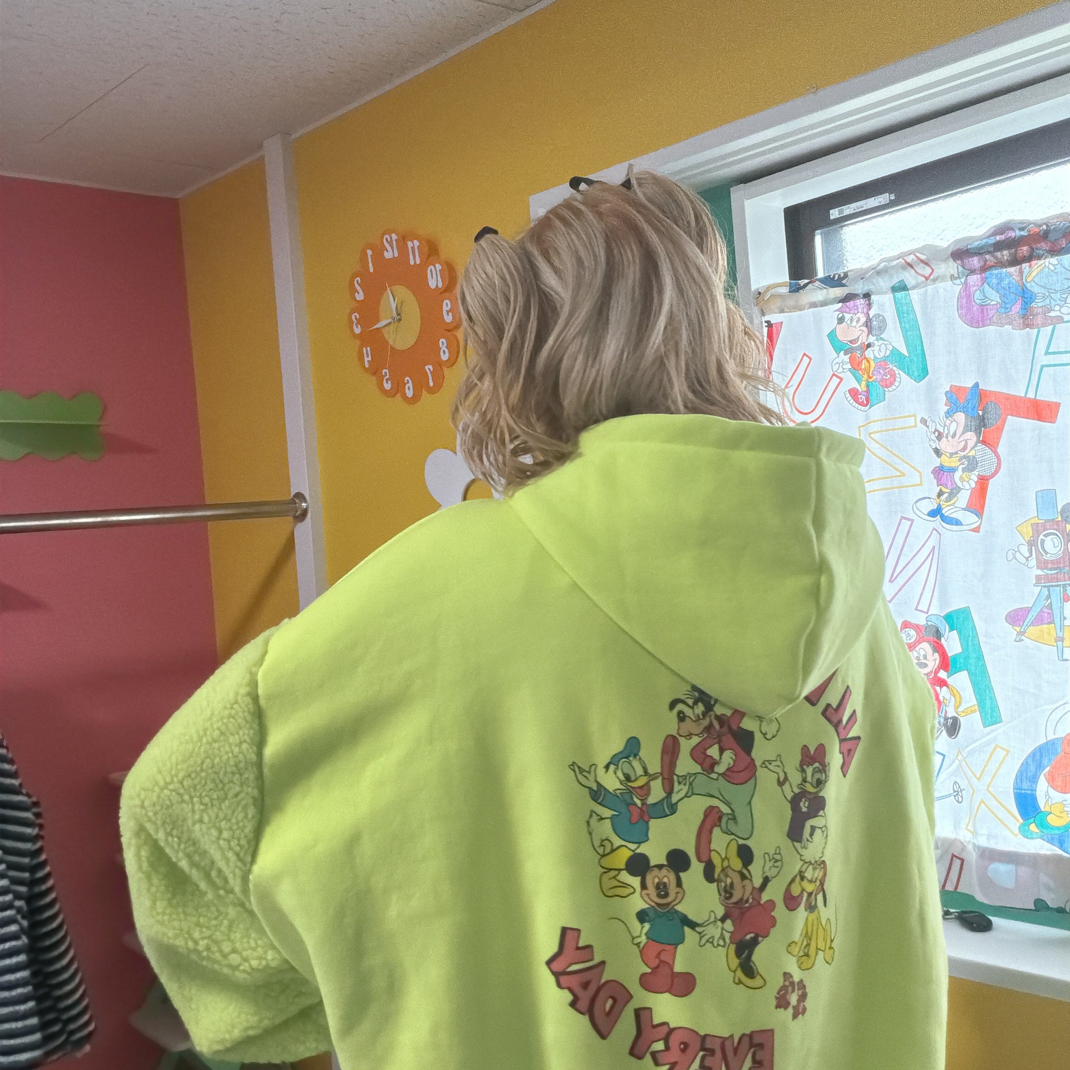 ※予約※3色 ミッキーフレンズボア切り替えパーカー  2月中の出荷予定