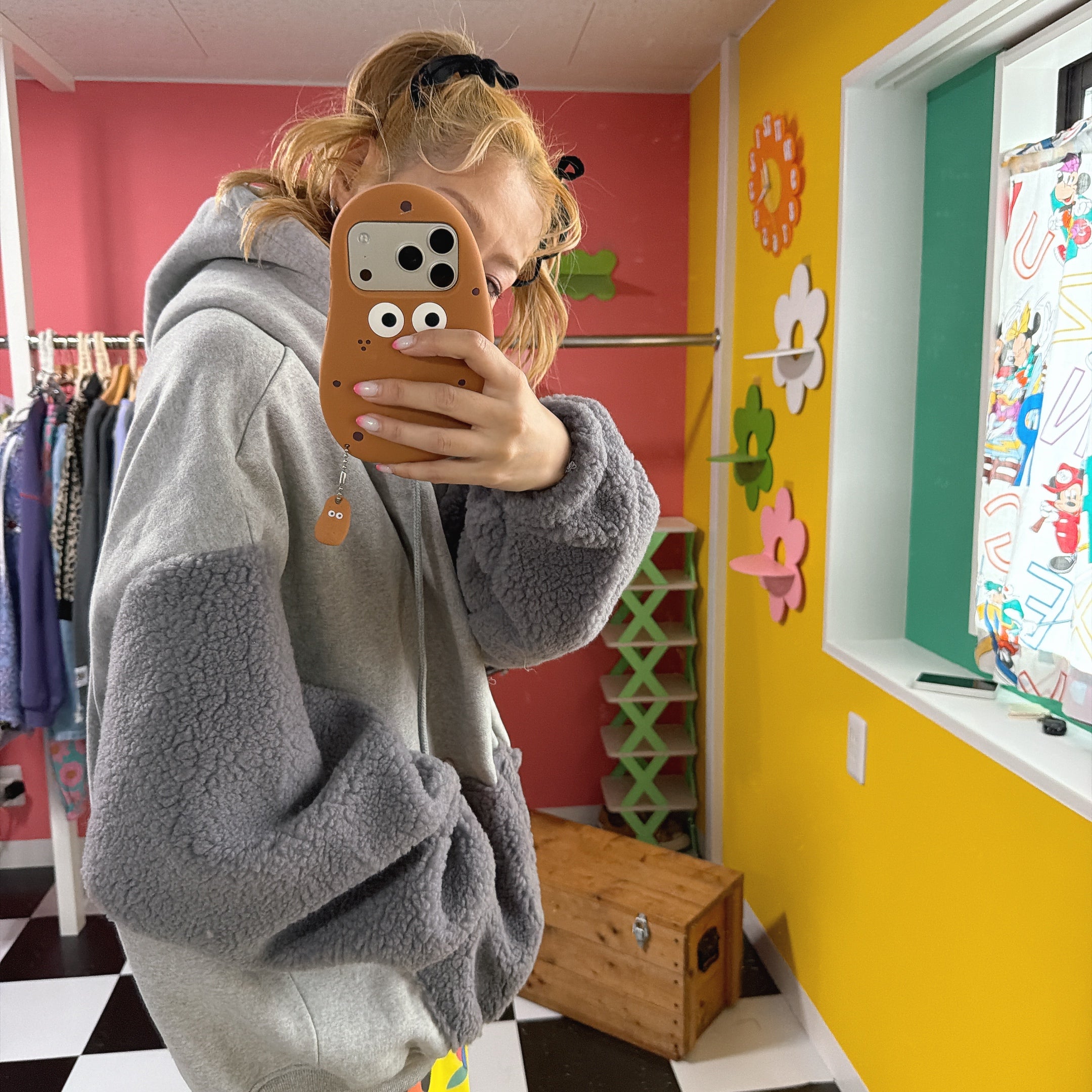 ※予約※3色 ミッキーフレンズボア切り替えパーカー  2月中の出荷予定