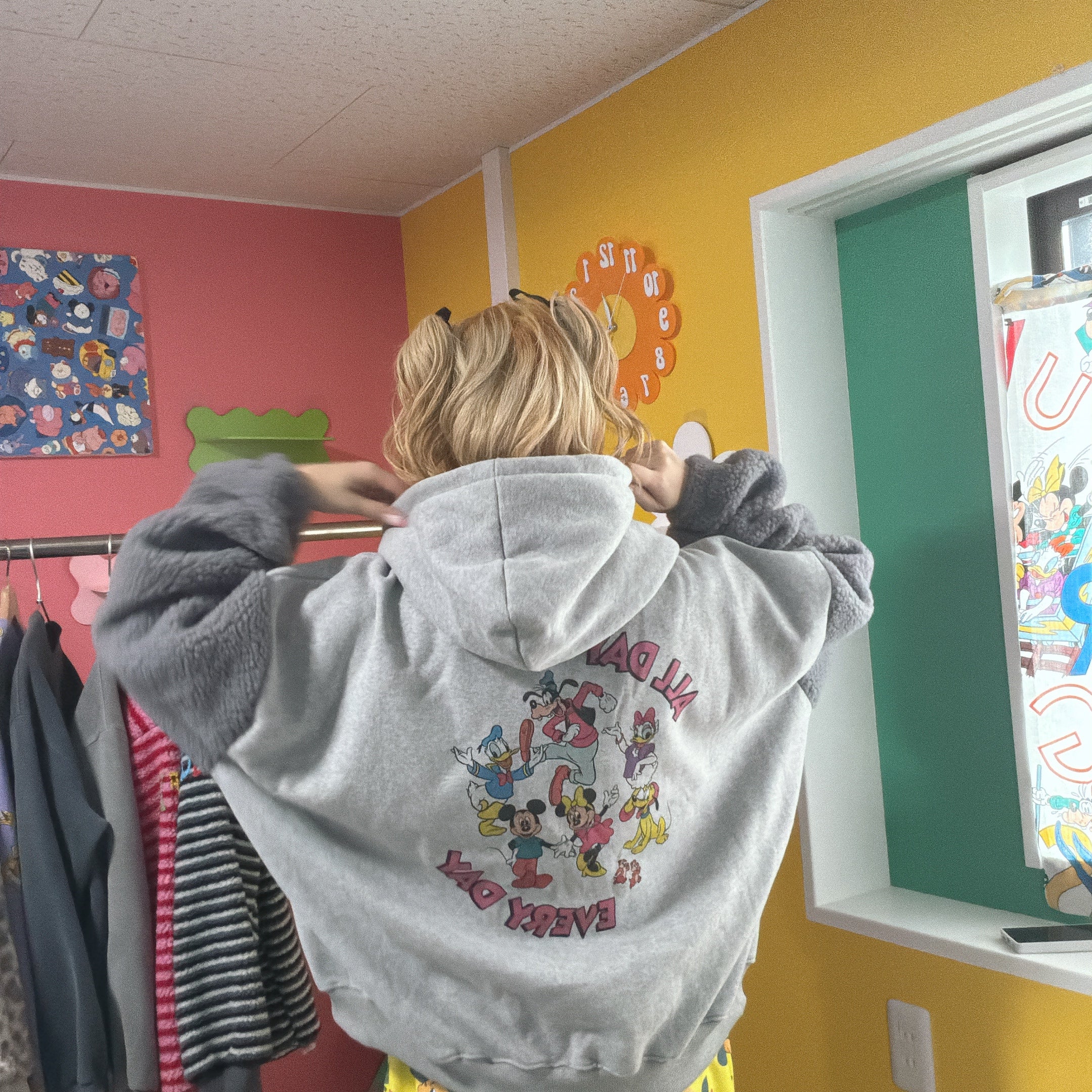 ※予約※3色 ミッキーフレンズボア切り替えパーカー  2月中の出荷予定