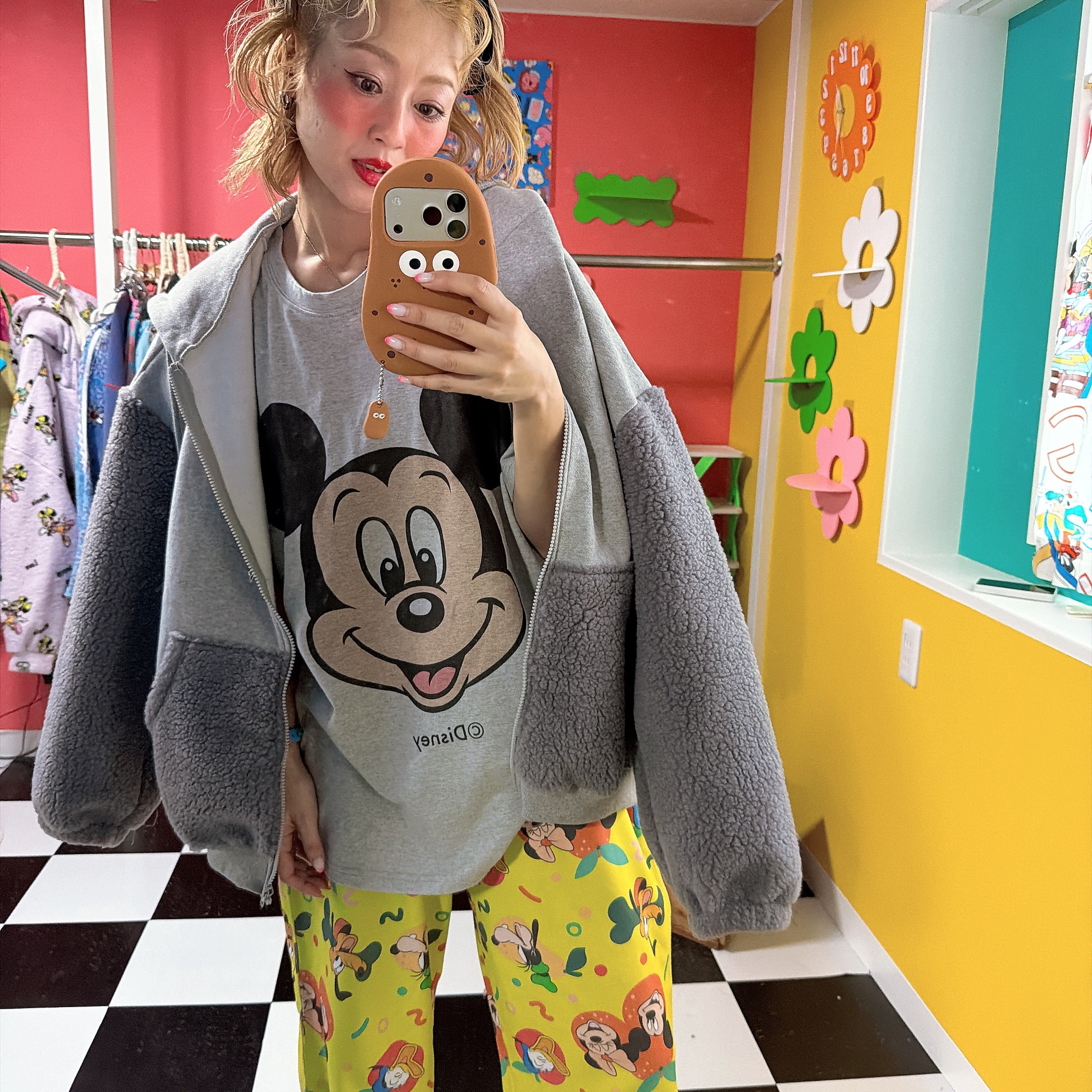 ※予約※3色 ミッキーフレンズボア切り替えパーカー  2月中の出荷予定